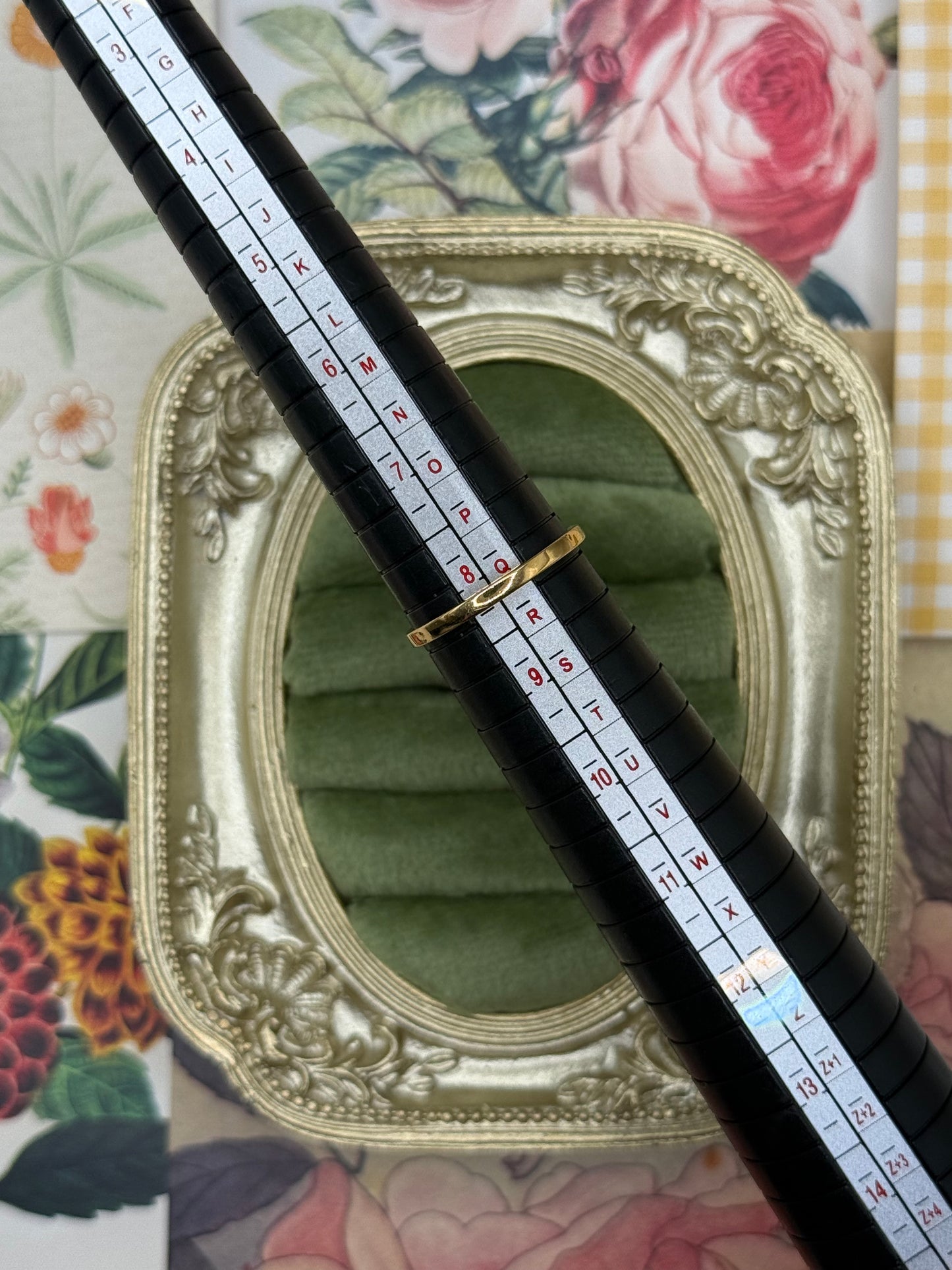 Vintage Gold Tone Pink Stome Ring Size 8