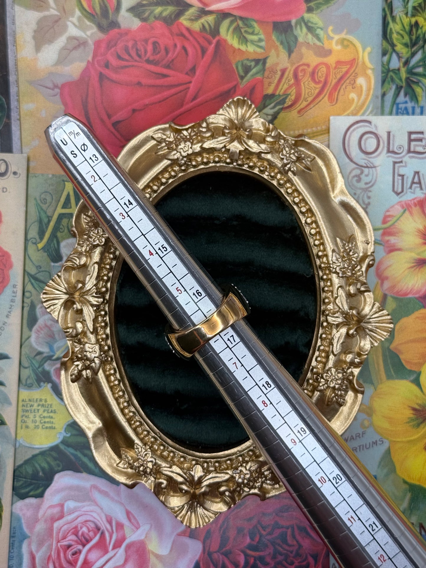 Vintage Gold Tone Old Stock Ring Size 6