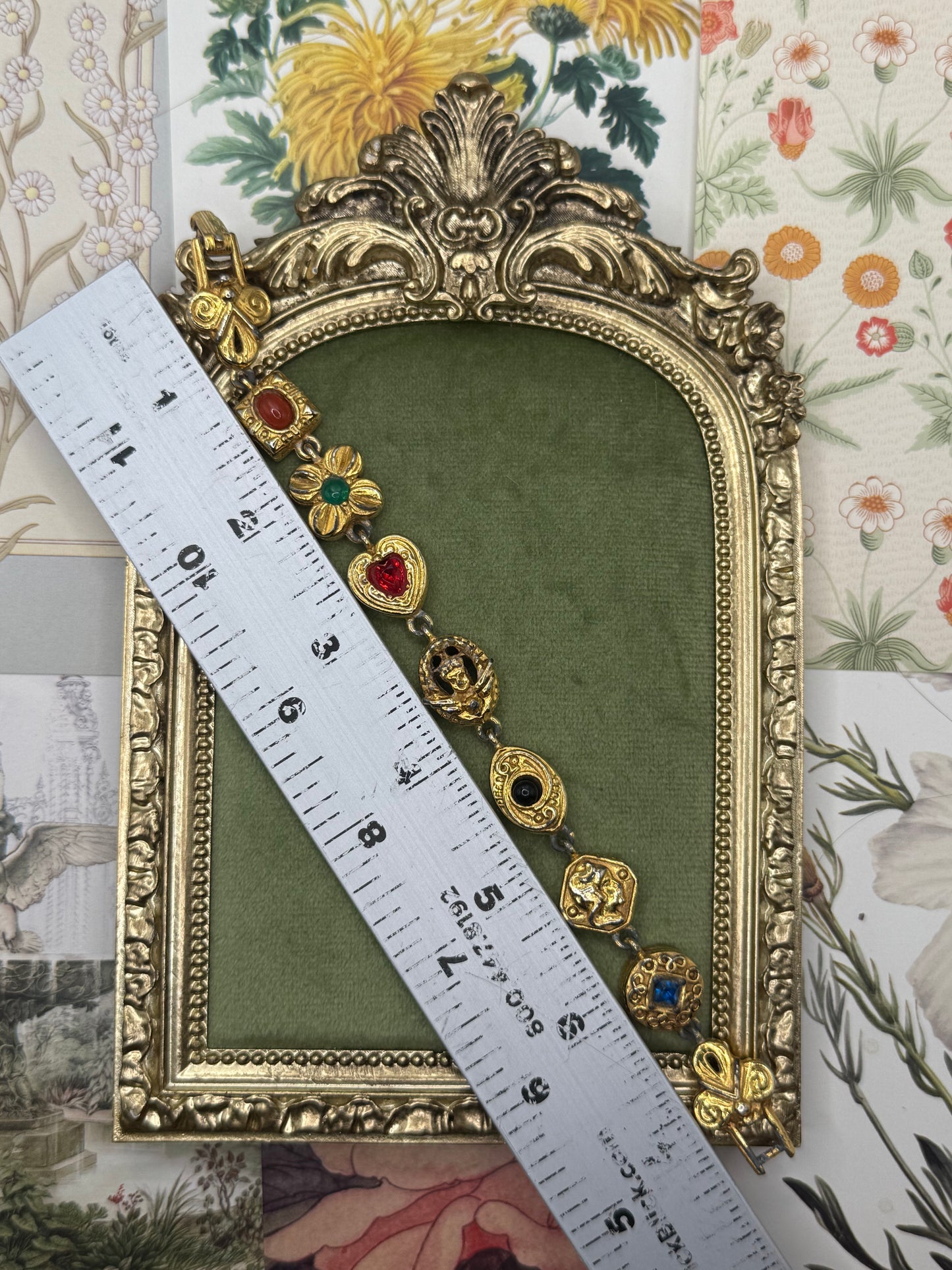 Vintage Gold Tone Charm Style Bracelet