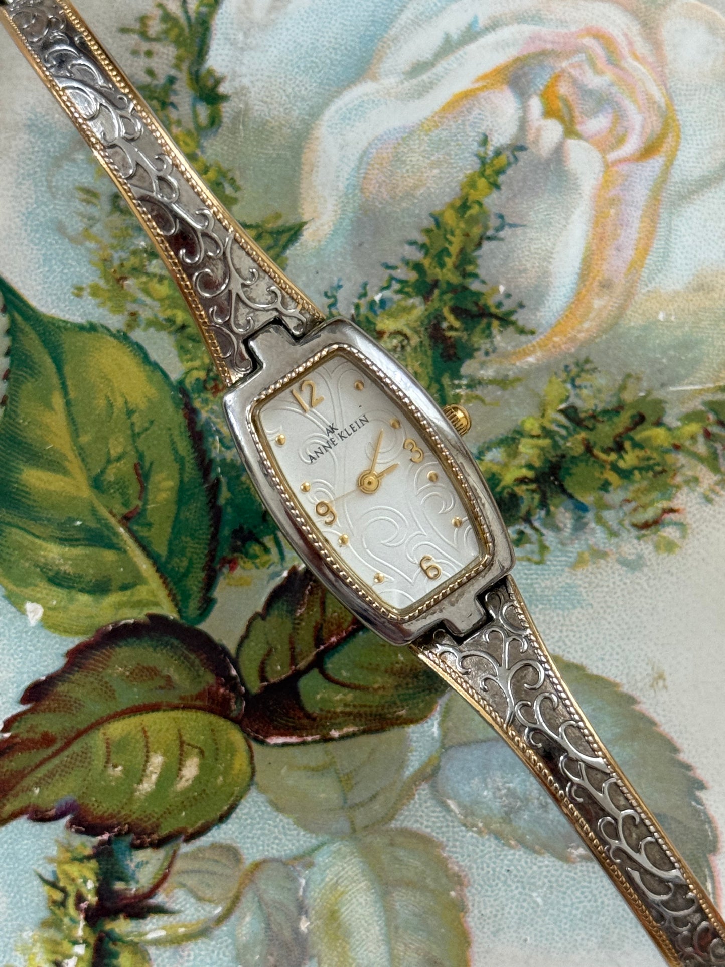 working two tone floral embossed band watch