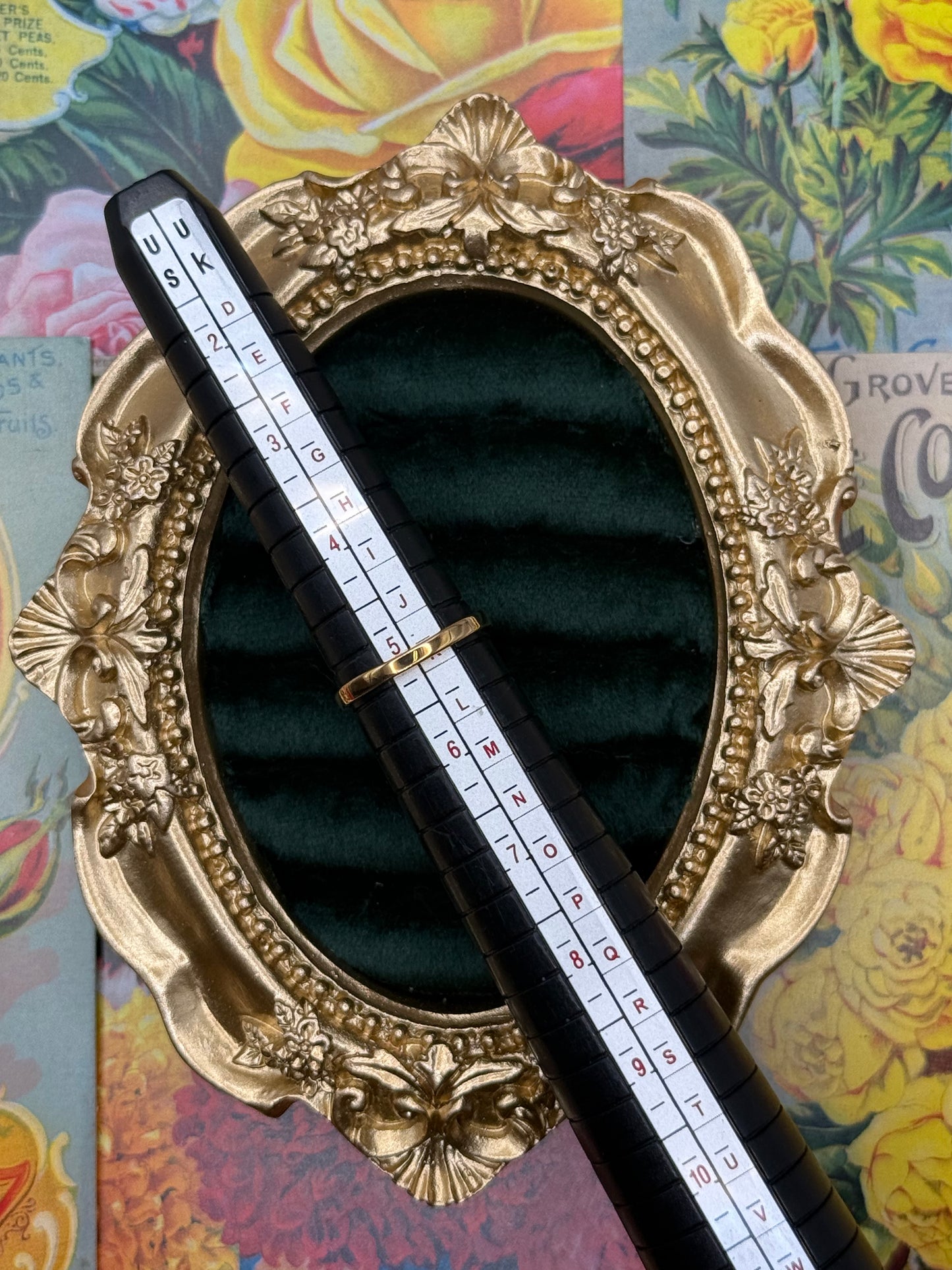 Vintage Gold Tone Dainty Ring Size 5