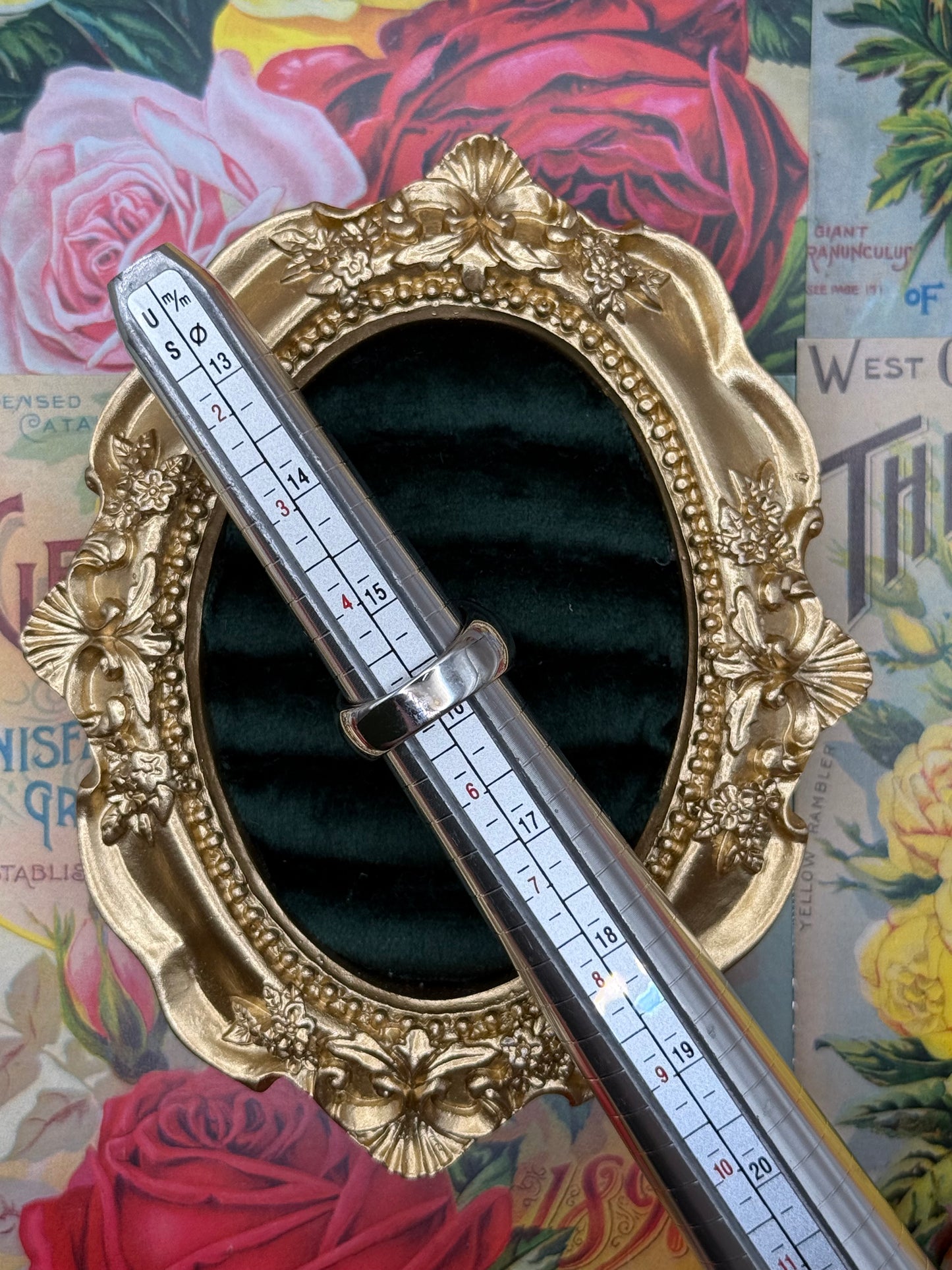 Vintage Two Tone Old Stock Bezel Ring Size 5