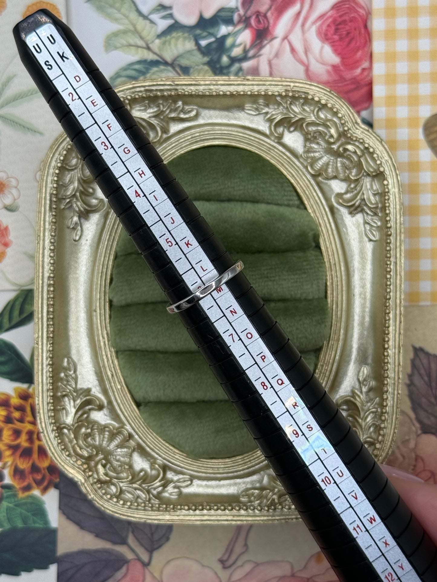 Vintage Silver Tone Ring Size 6