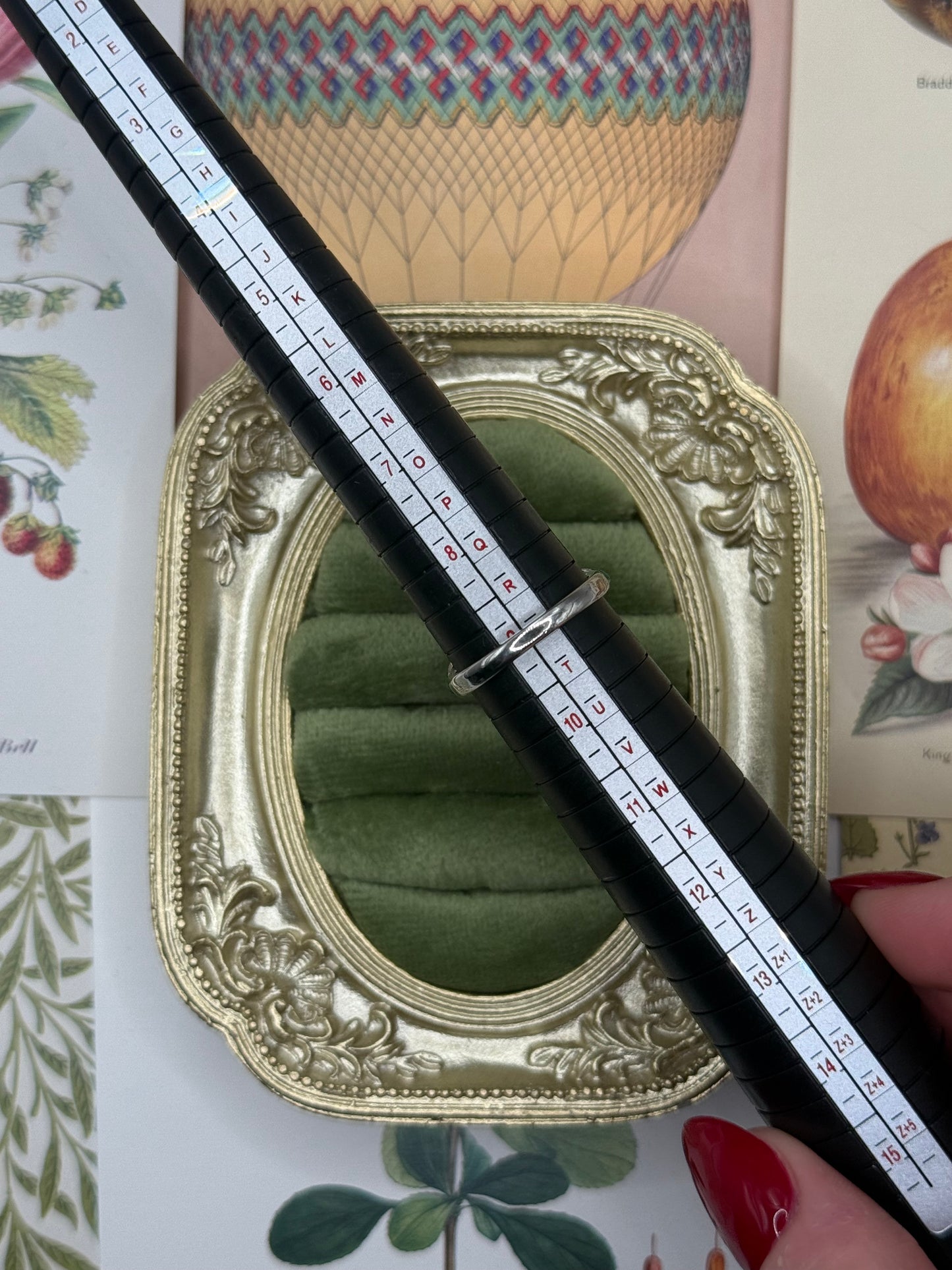 Modern Silver Tone Floral Ring Size 9