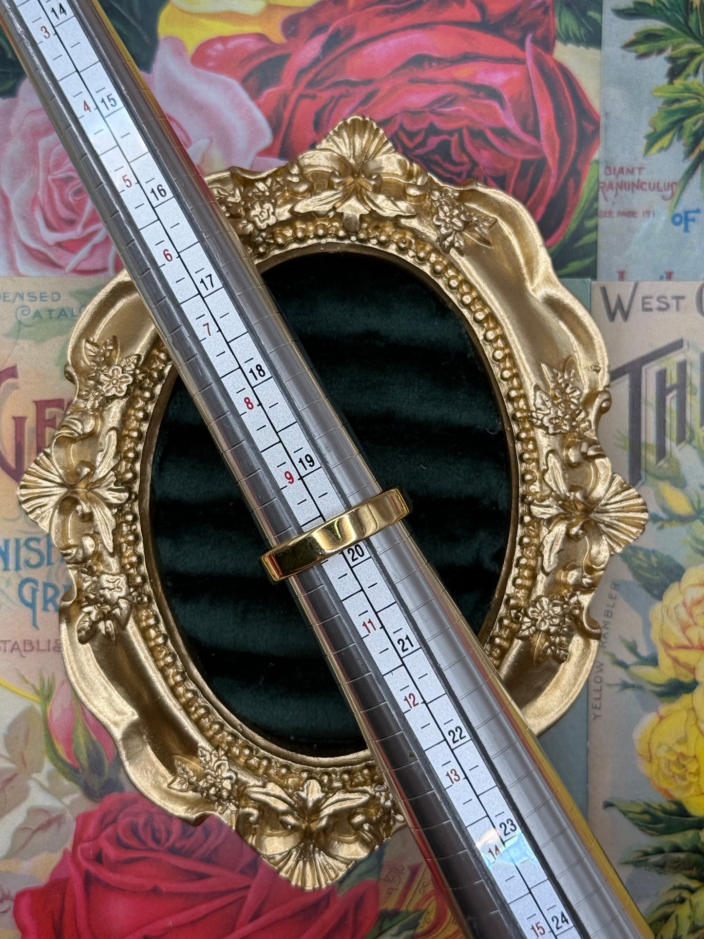 Vintage Gold Tone Old Stock Ring Size 10