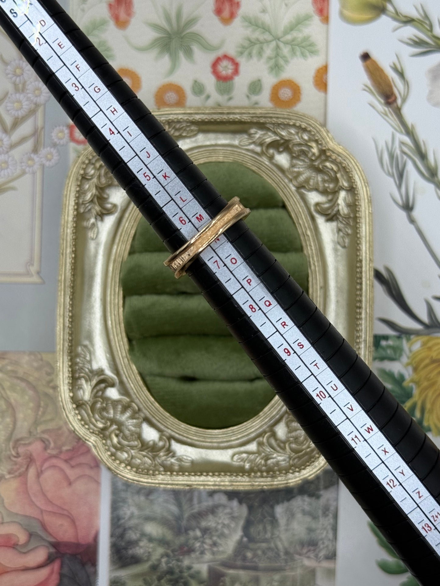 Vintage Gold Tone Avon Belt Buckle Ring Size 6.5