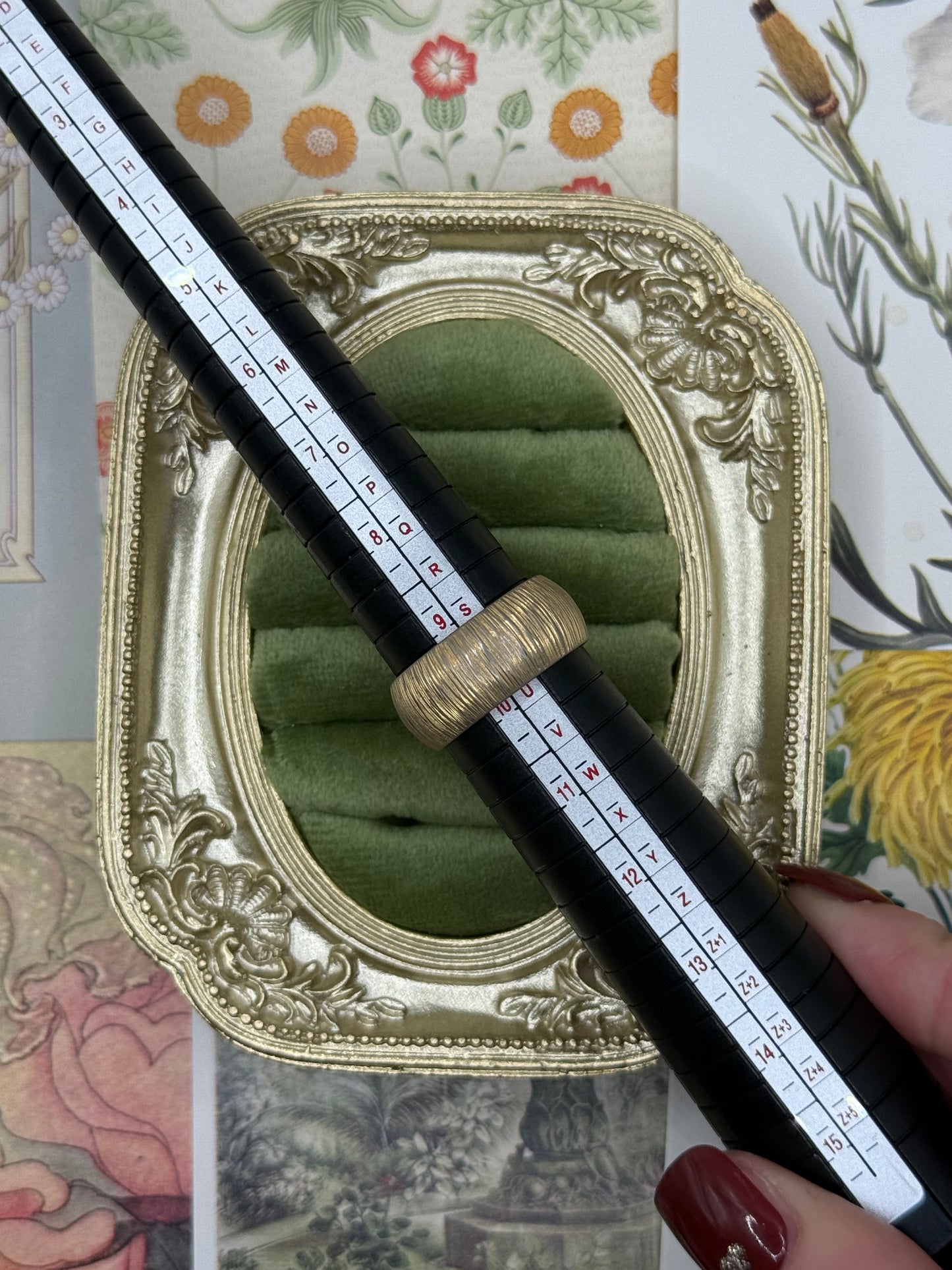 Vintage Gold Tone Avon Band Ring Size 9.5