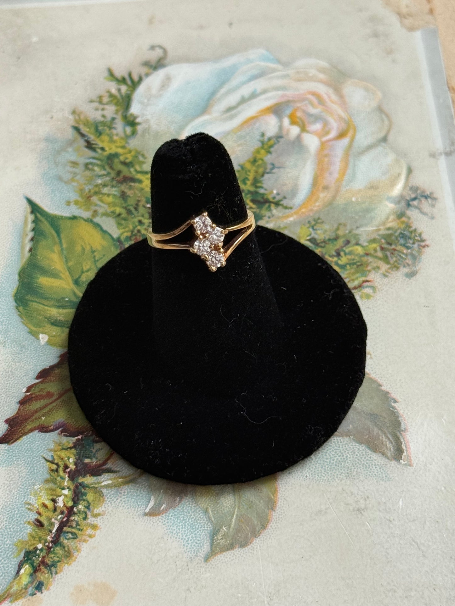 gold tone clear stone ring size 5