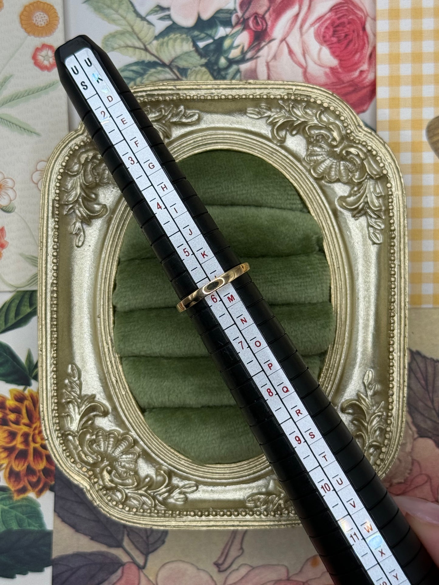 Vintage Gold Tone Purple Stone Ring Size 6