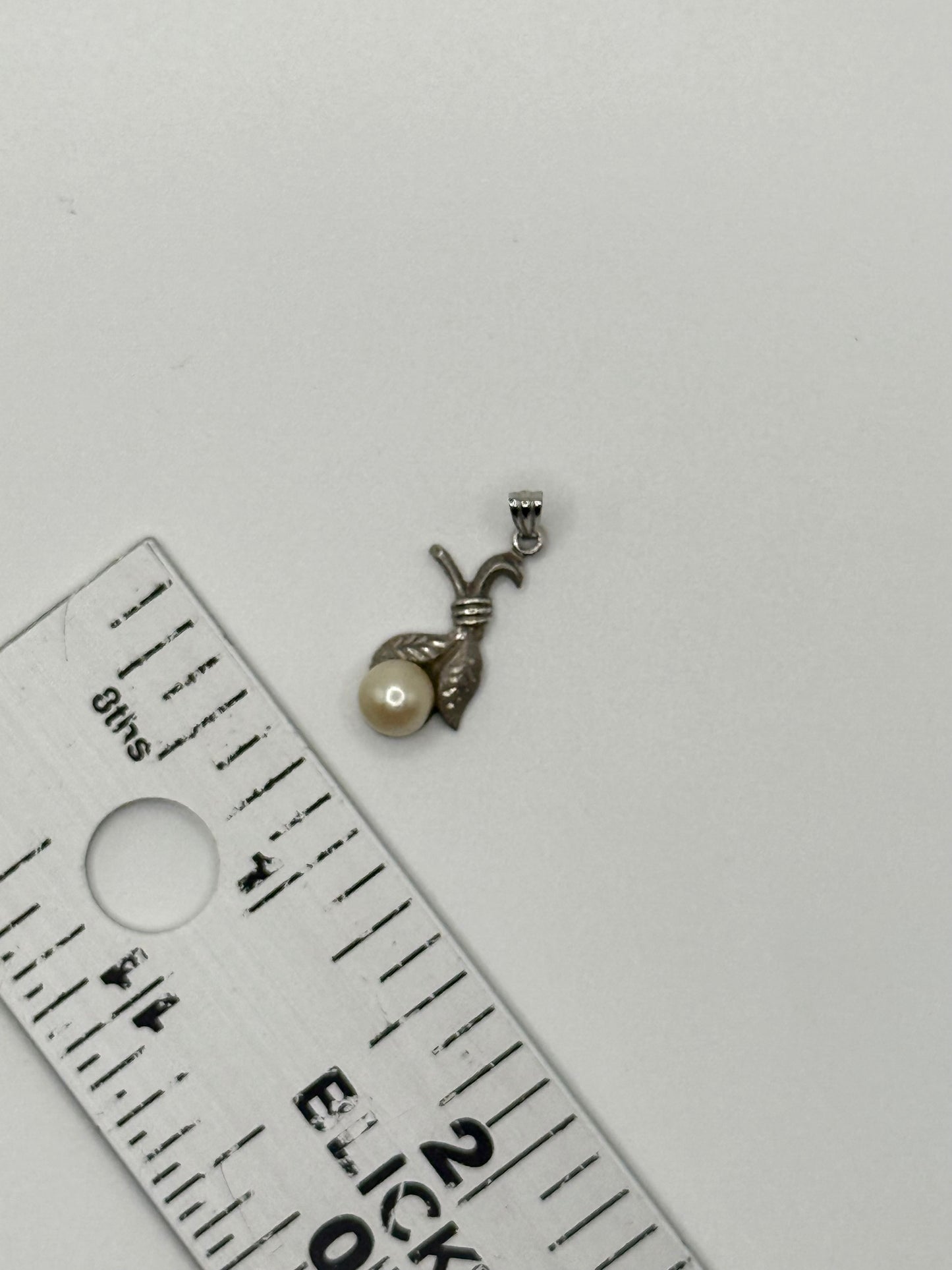 sterling silver pearl pendant