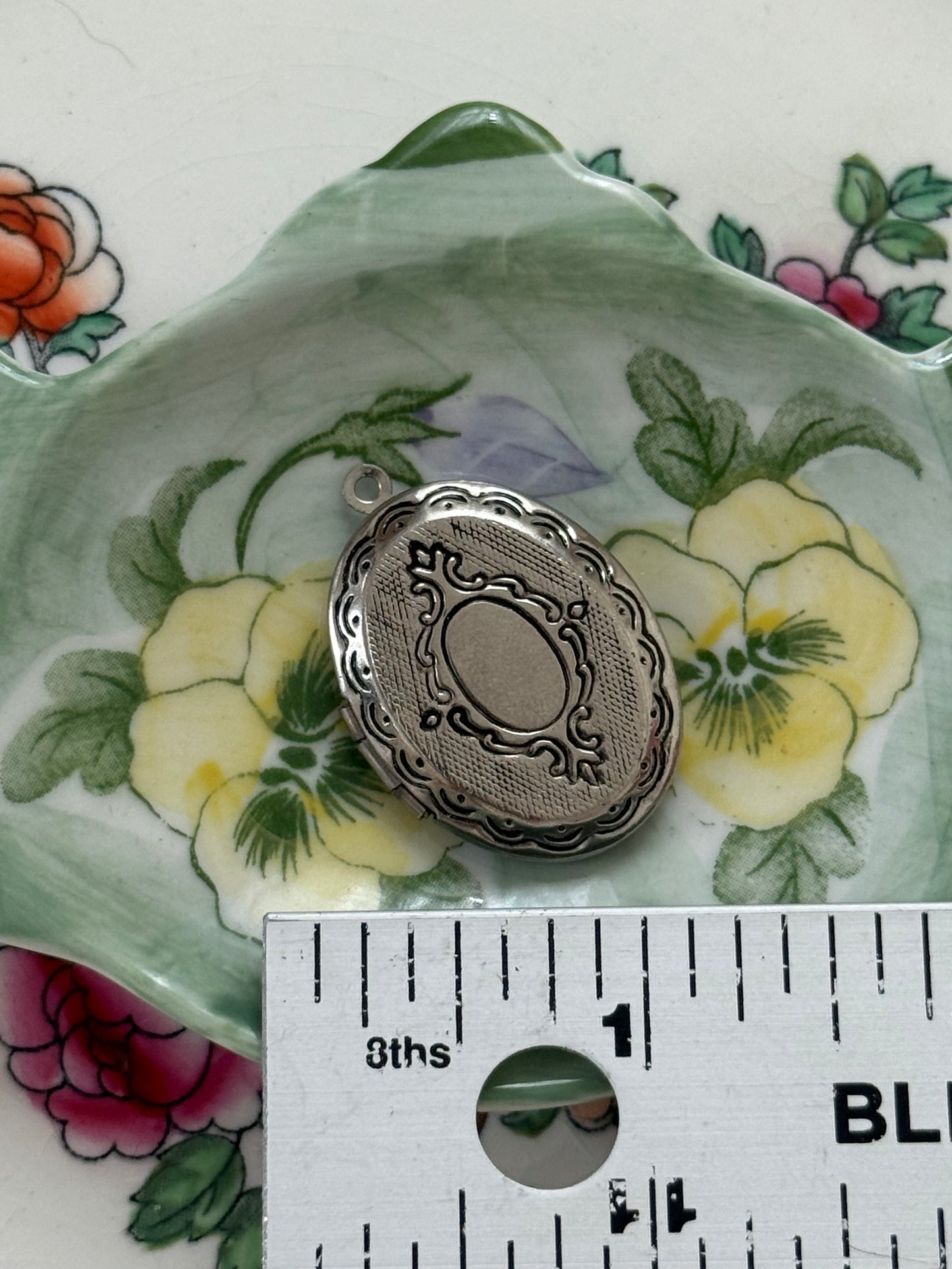 silver tone vintage locket pendant