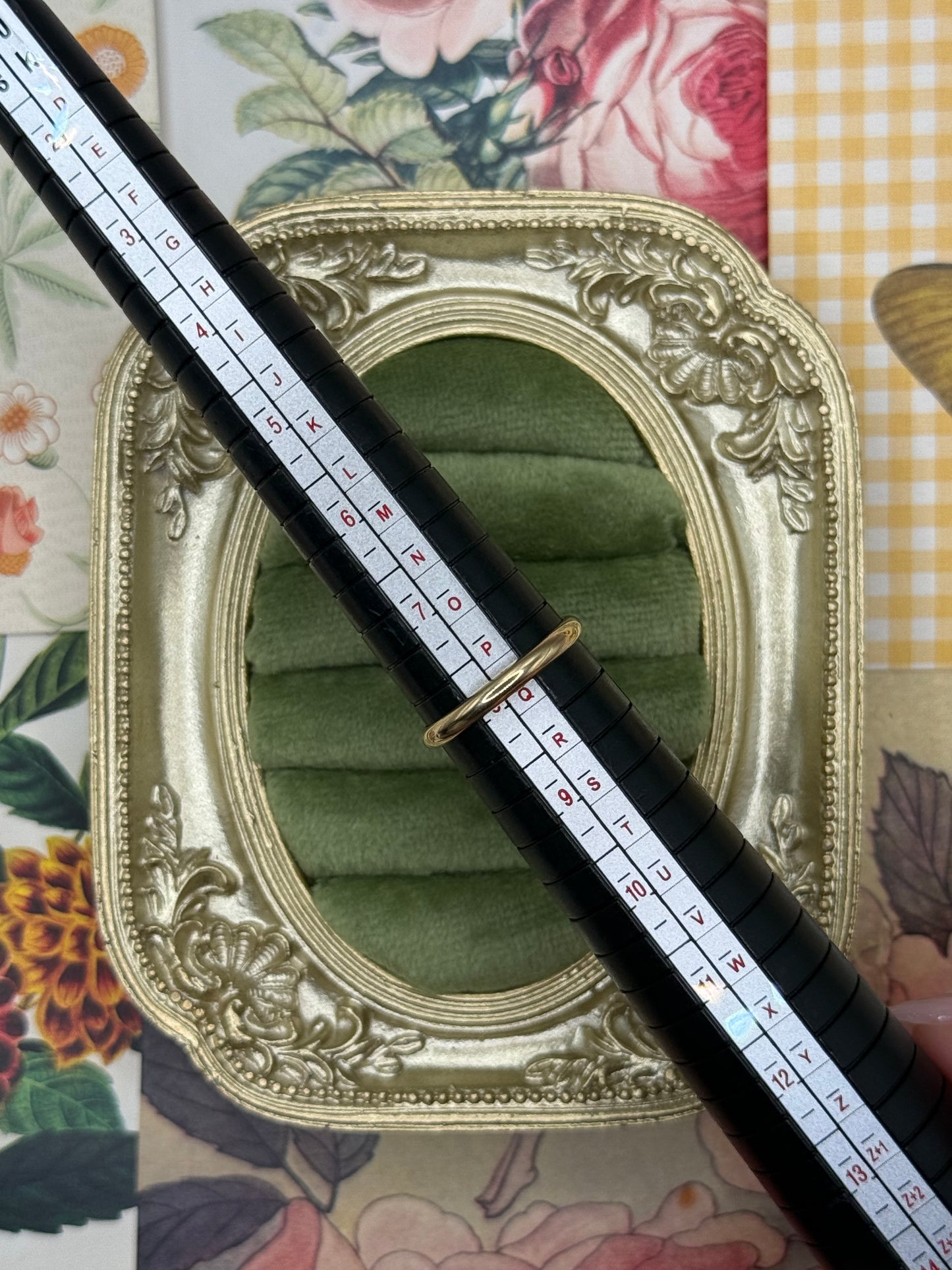 Vintage Gold Tone Dainty CZ Ring Size 8