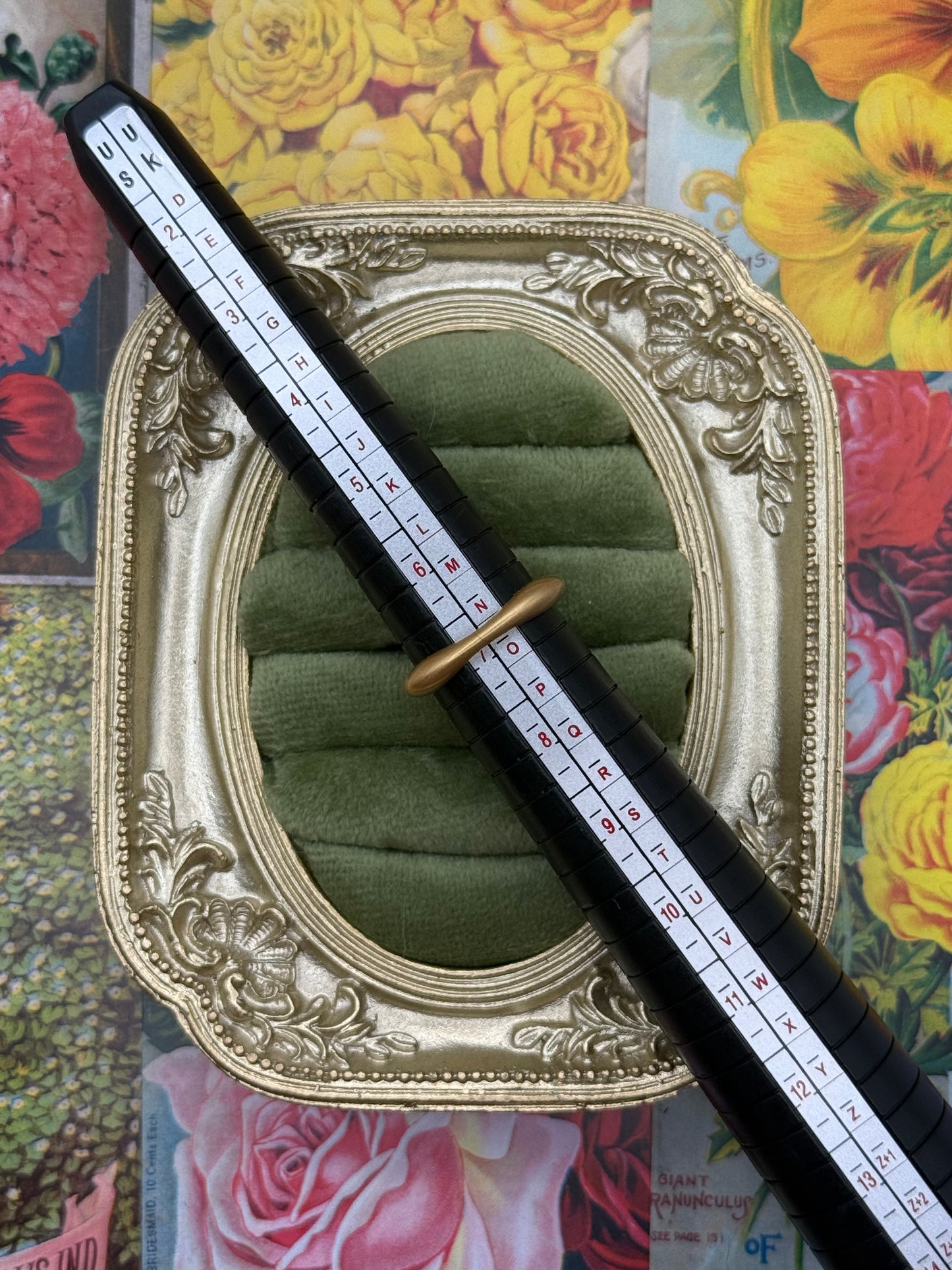 Vintage Gold Tone Matte Triangle Stacker Band Size 7