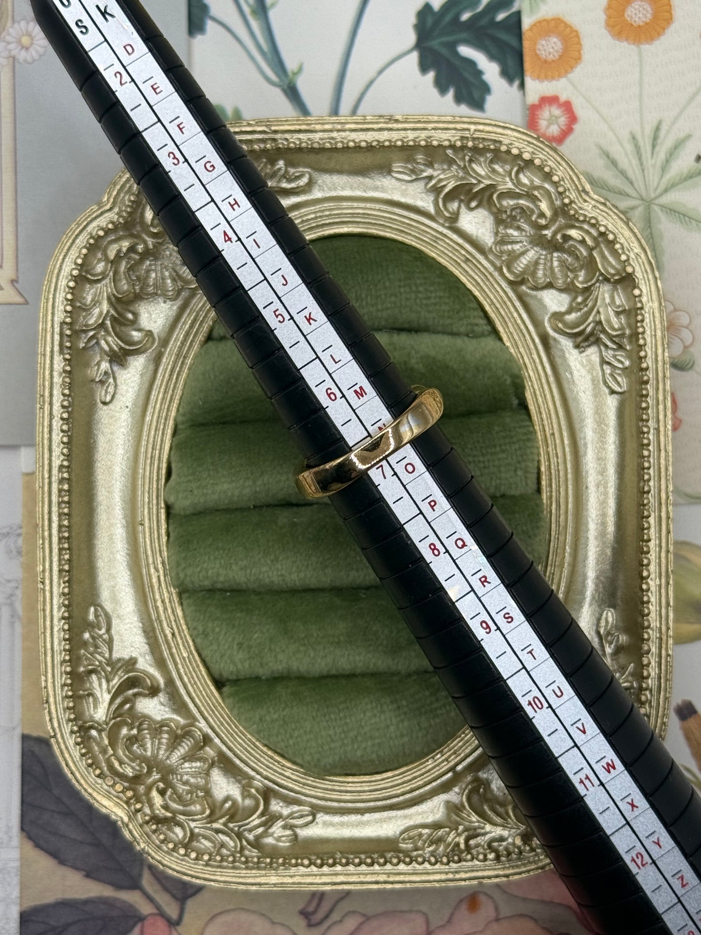 Vintage Gold Tone Old Stock Gemstone Ring Size 6.5