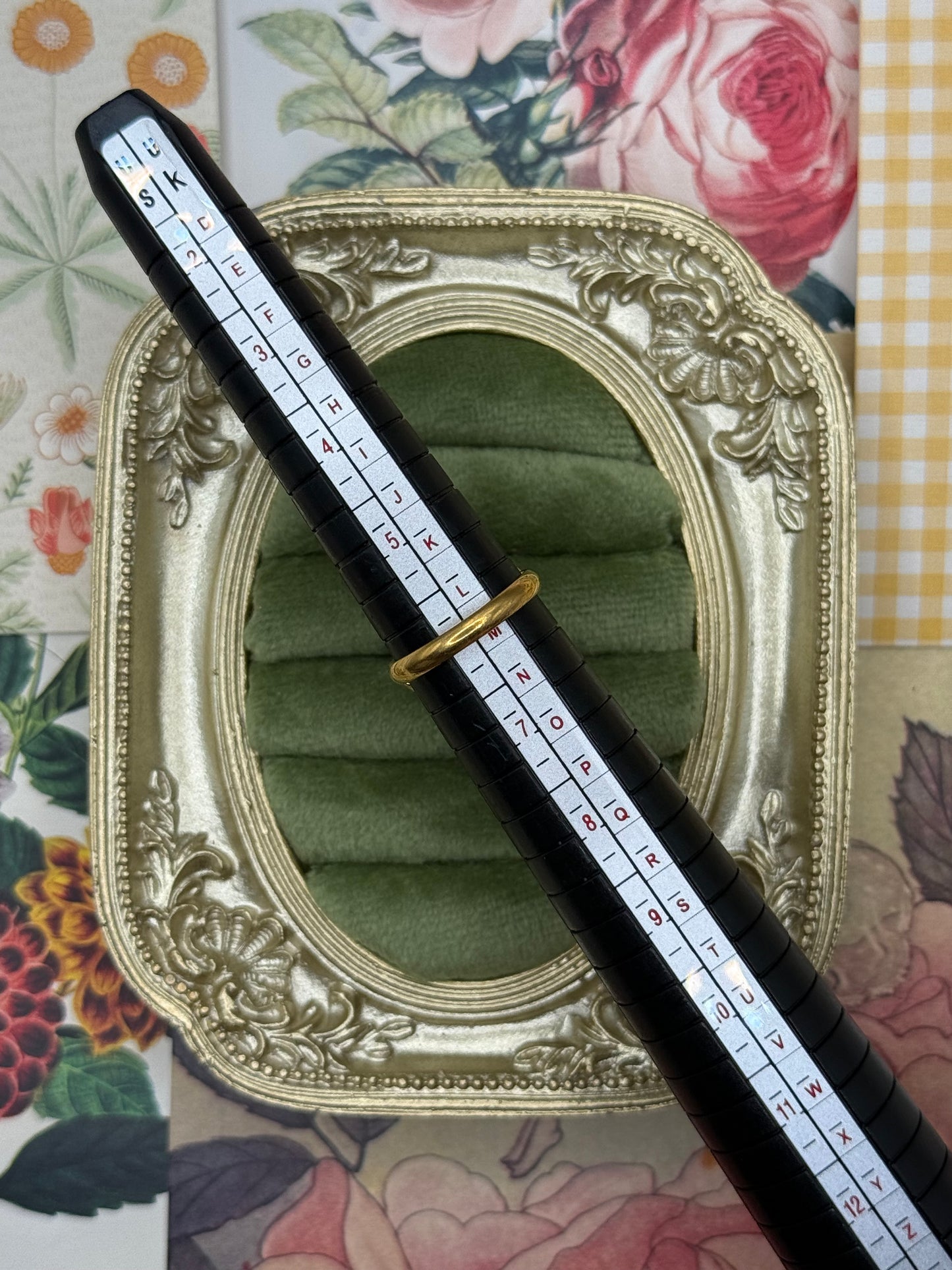 Vintage Gold Tone Blue Stone string Size 6