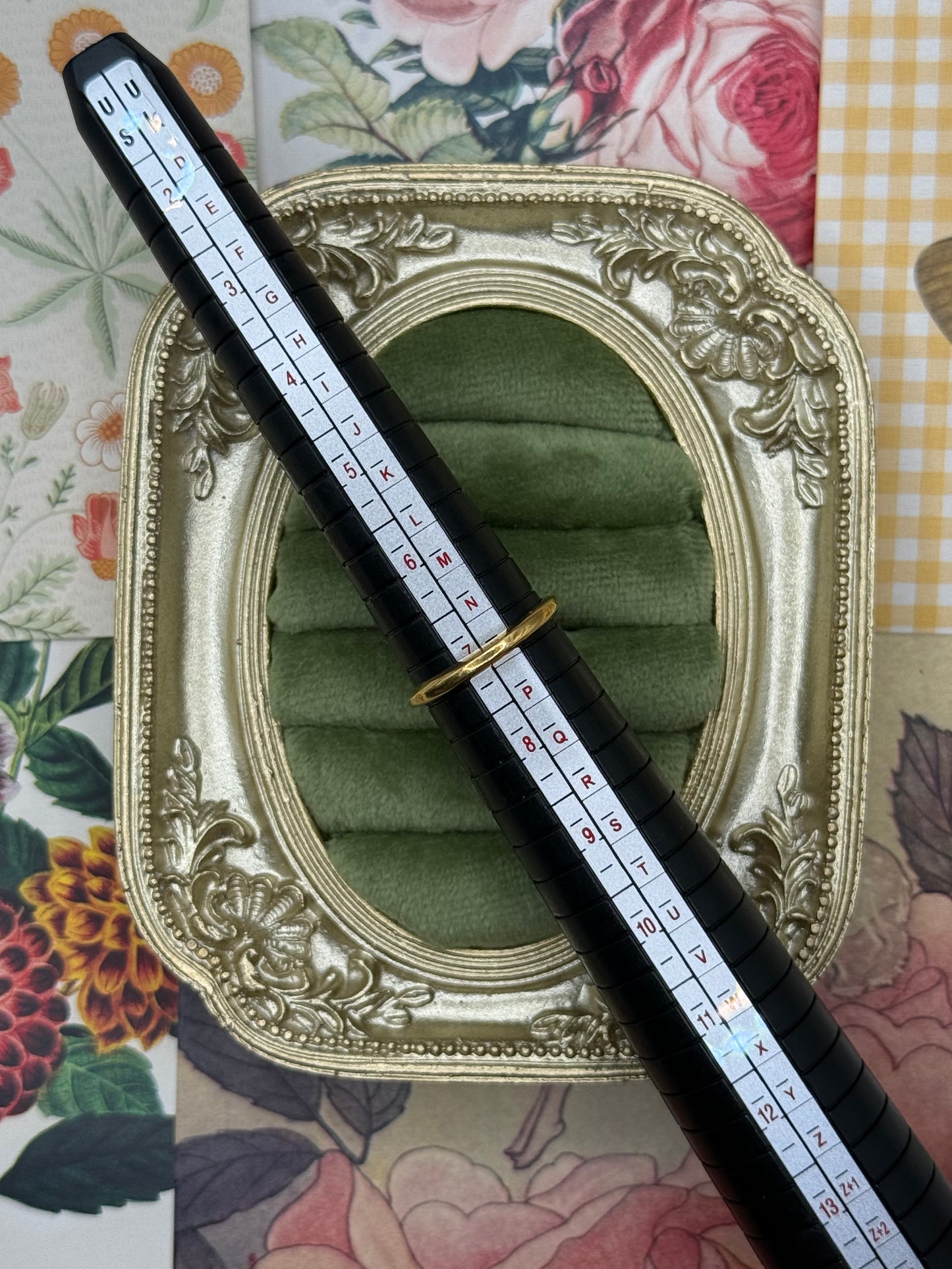 Vintage Gold Tone Avon Nightflower Ring Size 7