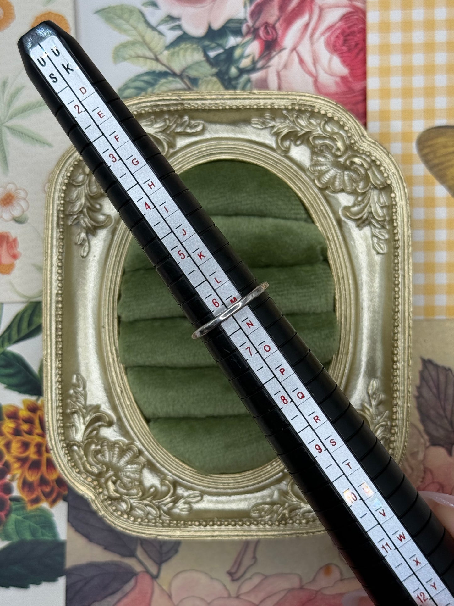 Vintage Silver Tone Ring Size 6