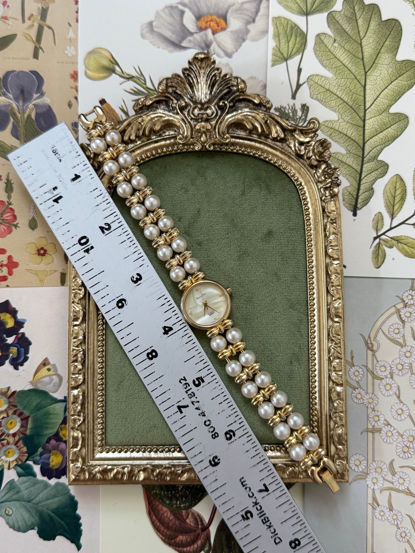 Nonworking Vintage Gold Tone Pearl Band Watch