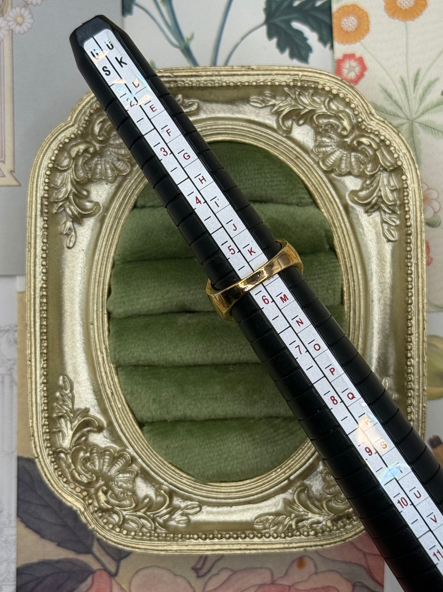 Vintage Gold Tone Old Stock Gemstone Ring Size 6