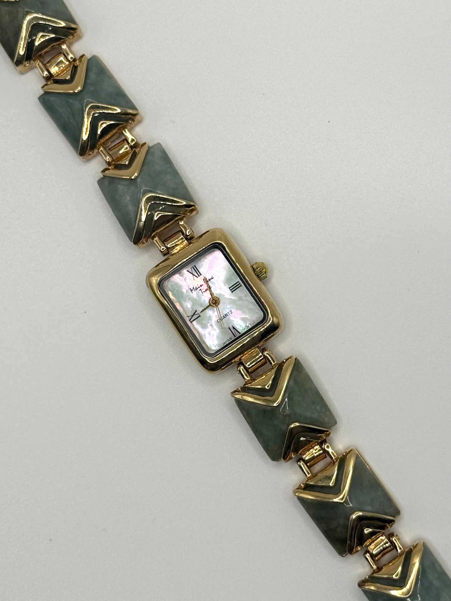 working gold tone green jade gemstone watch