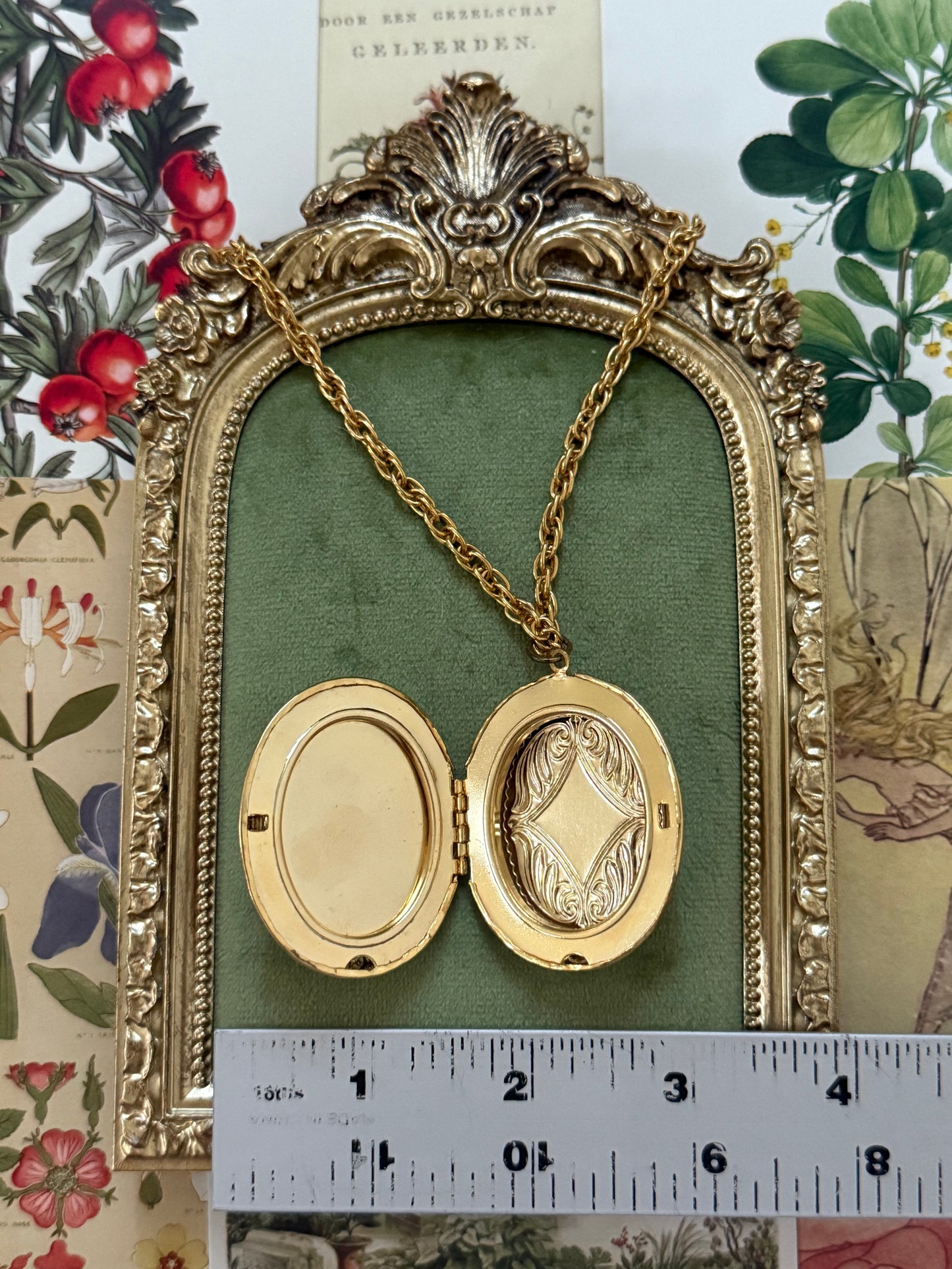 Vintage Gold Tone Limoges Locket Necklace