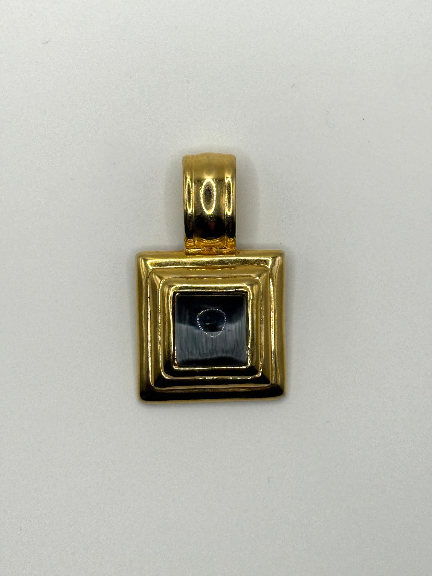 gold tone cat’s eye egyptian style pendant