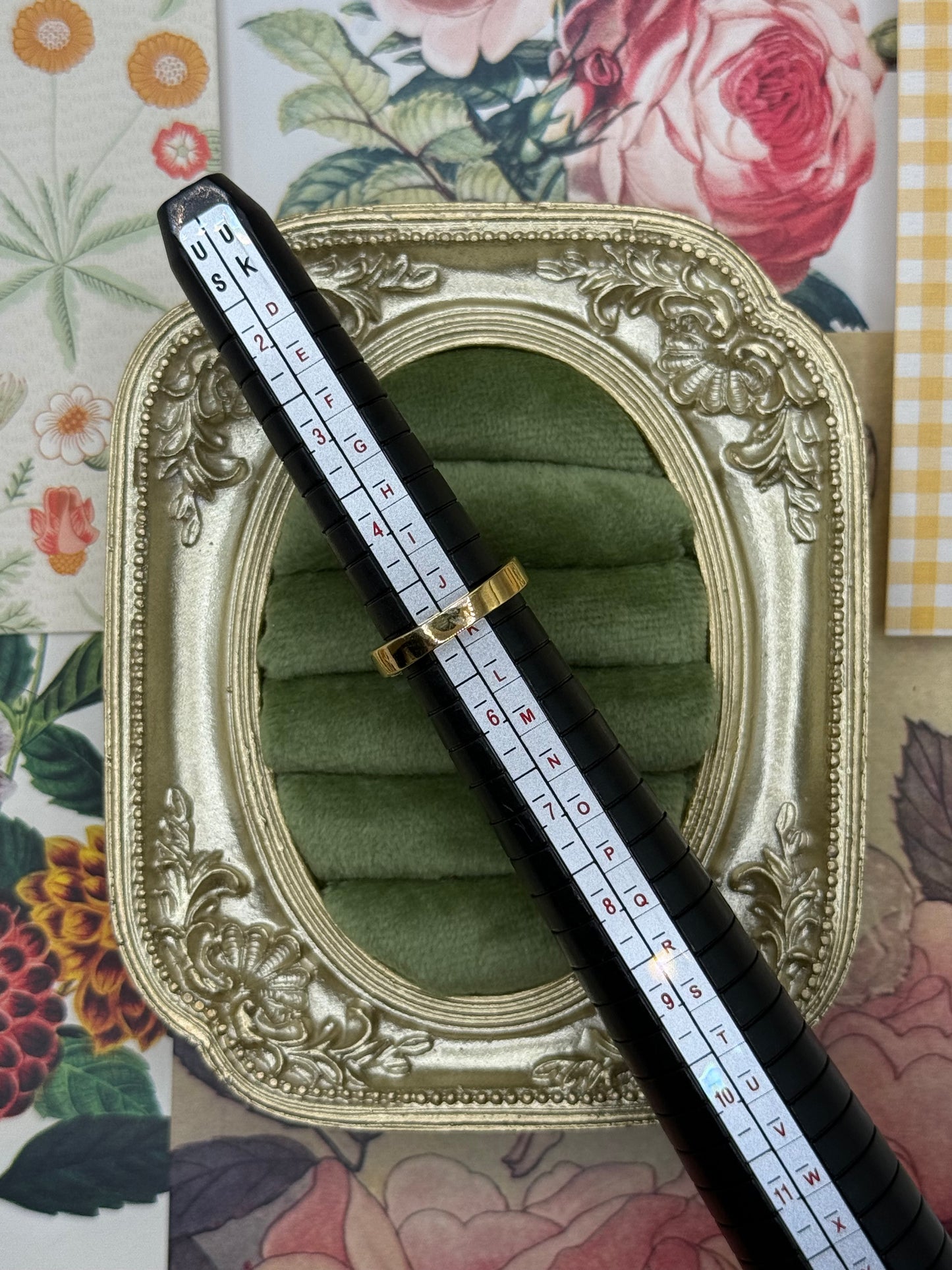 Vintage Gold Tone Purple Stone Ring Size 5