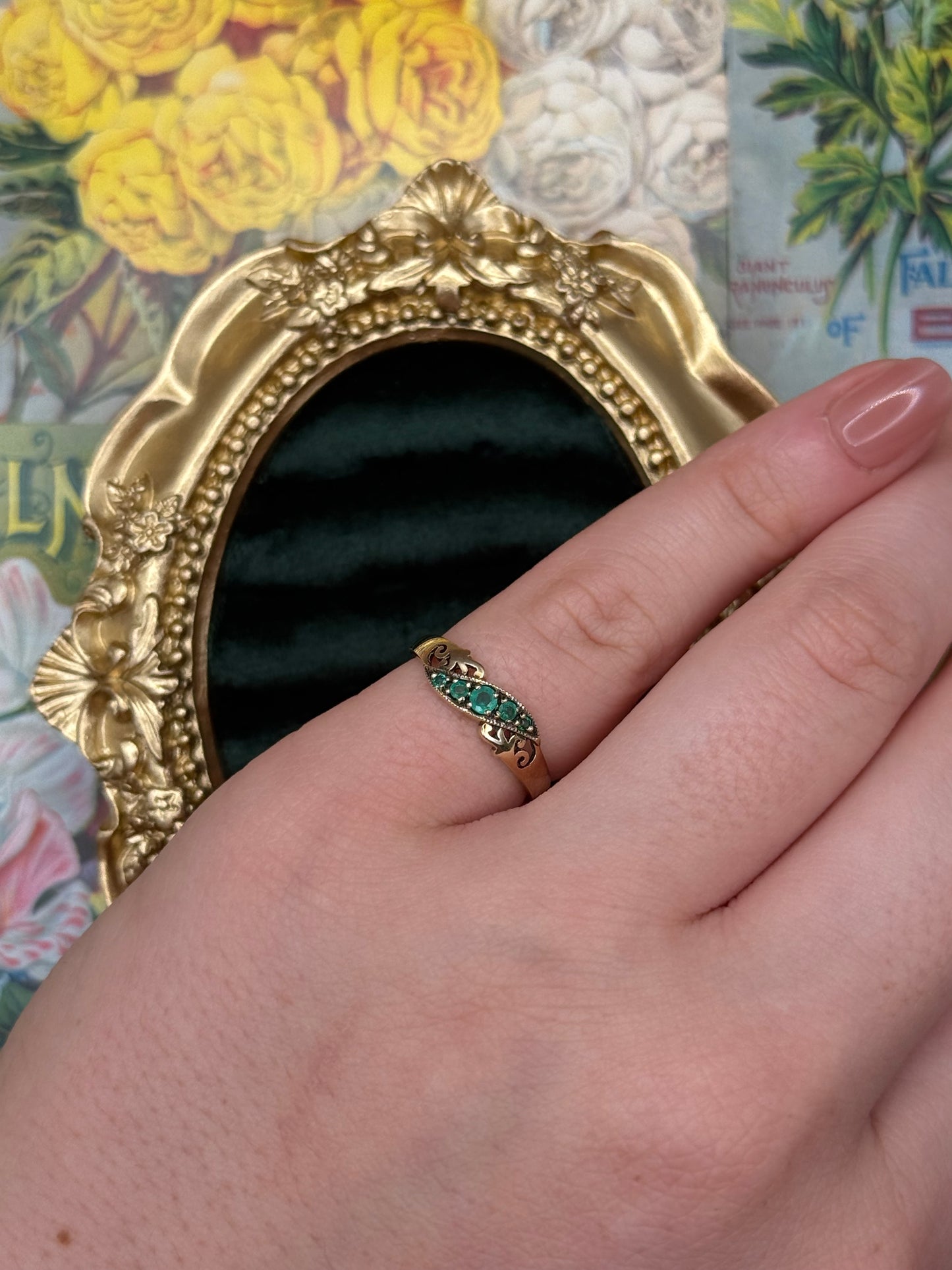 9K Gold Emerald Estate Ring Size 7