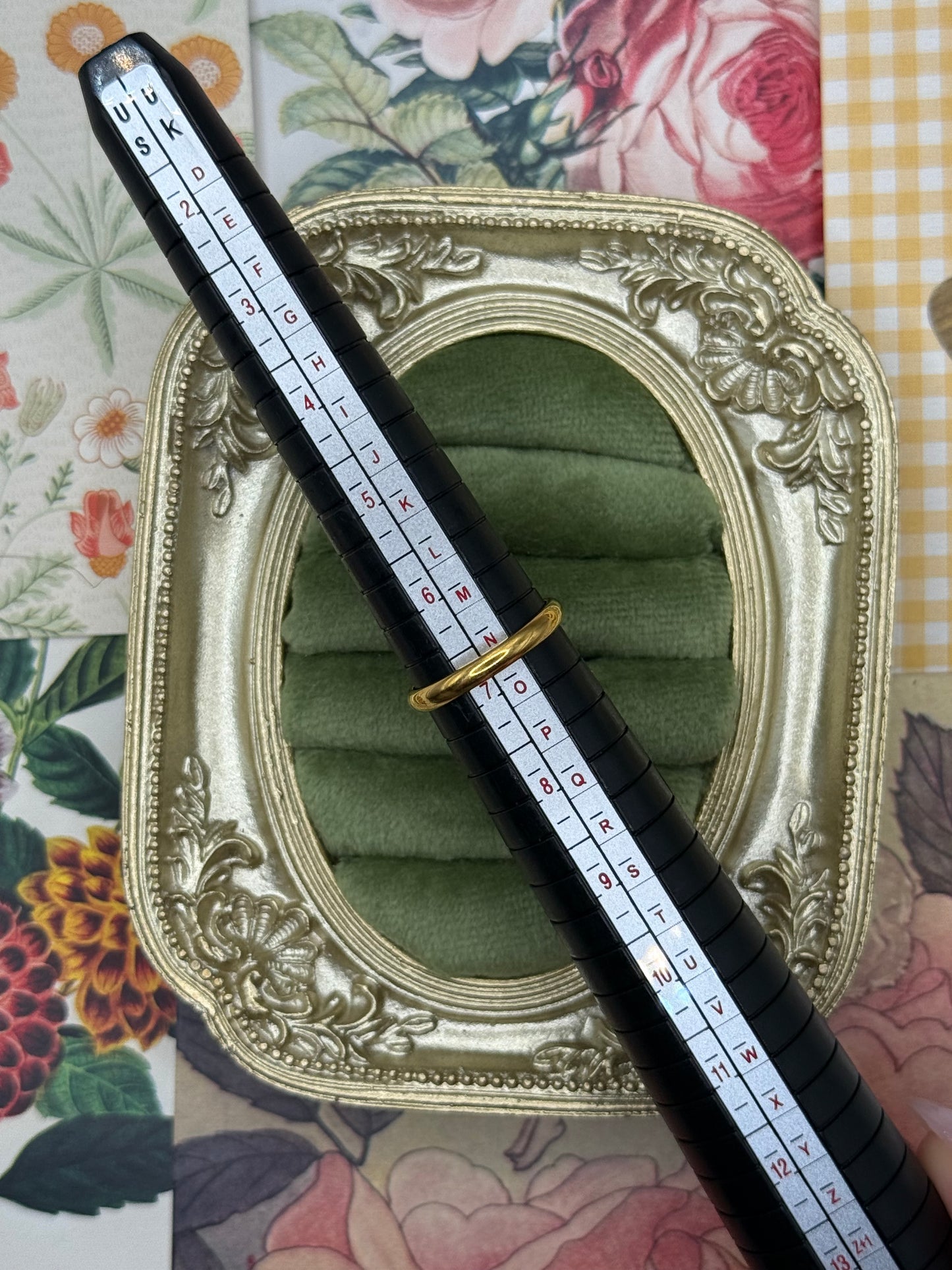 Vintage Gold Tone Red Stone Ring Size 7