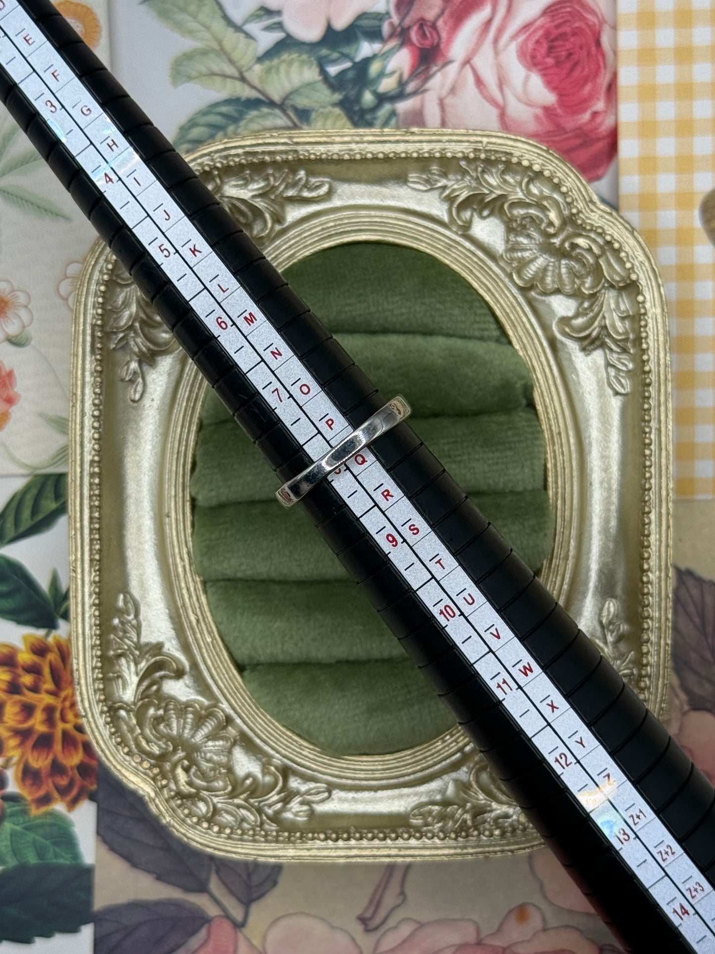 Vintage Silver Tone Ring Size 8