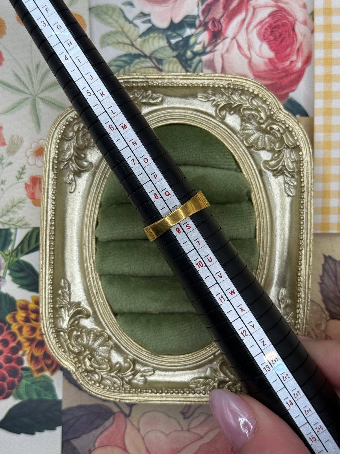 Vintage Gold Tone Pink Stone Ring Size 8.5