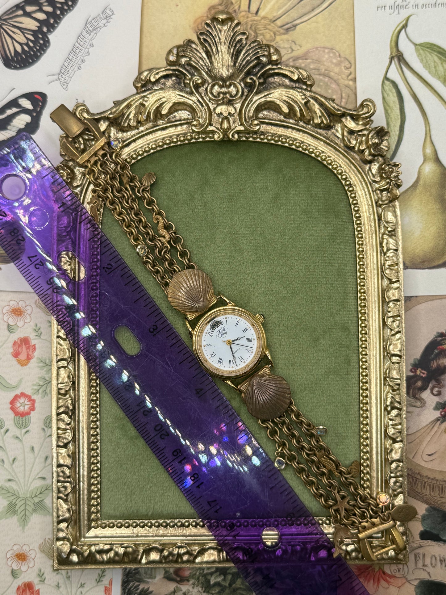 Working Vintage Gold Tone Rustic Kirks Folly Seashell Watch