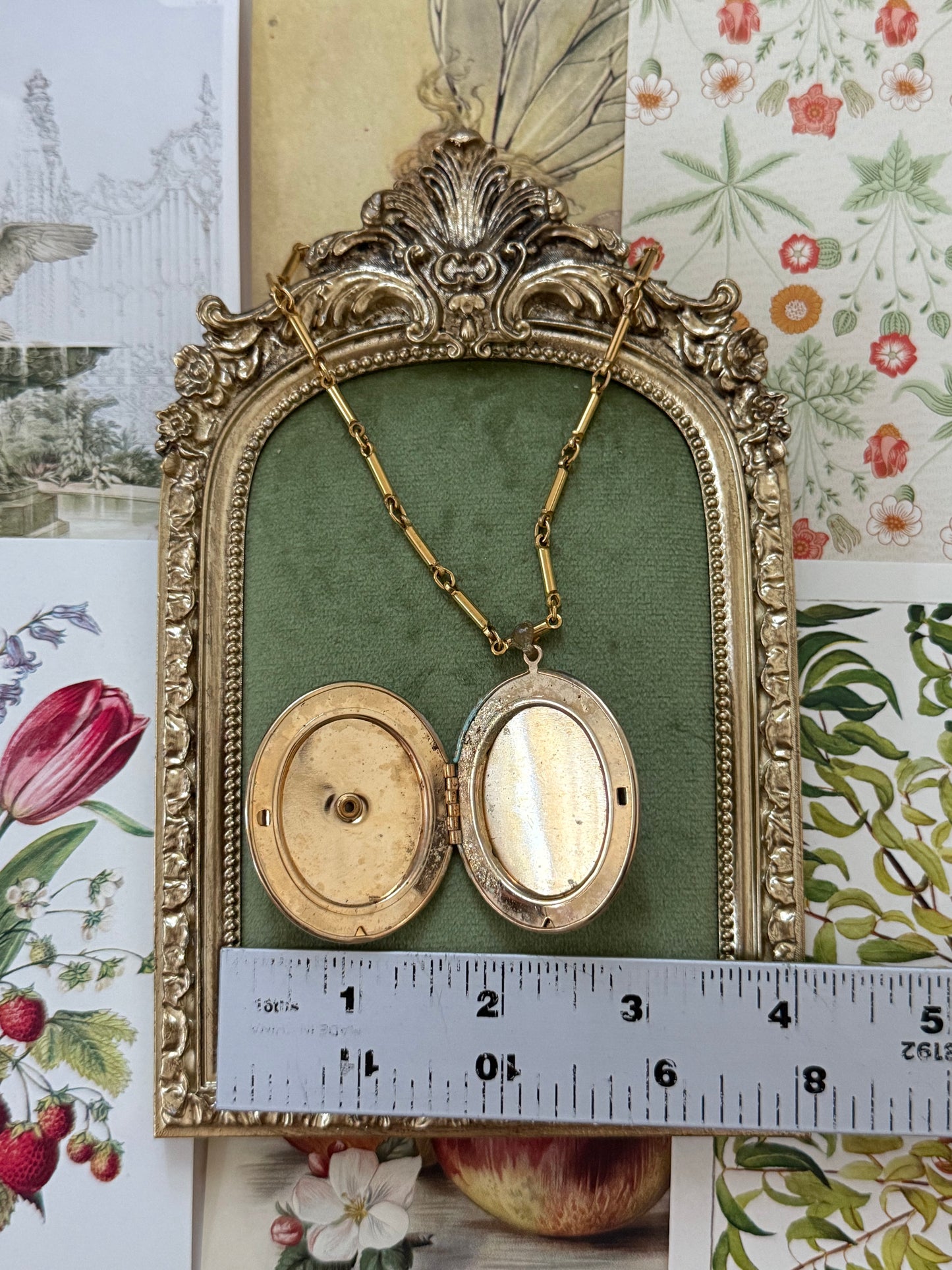 Vintage Gold Tone Limoges Locket Necklace