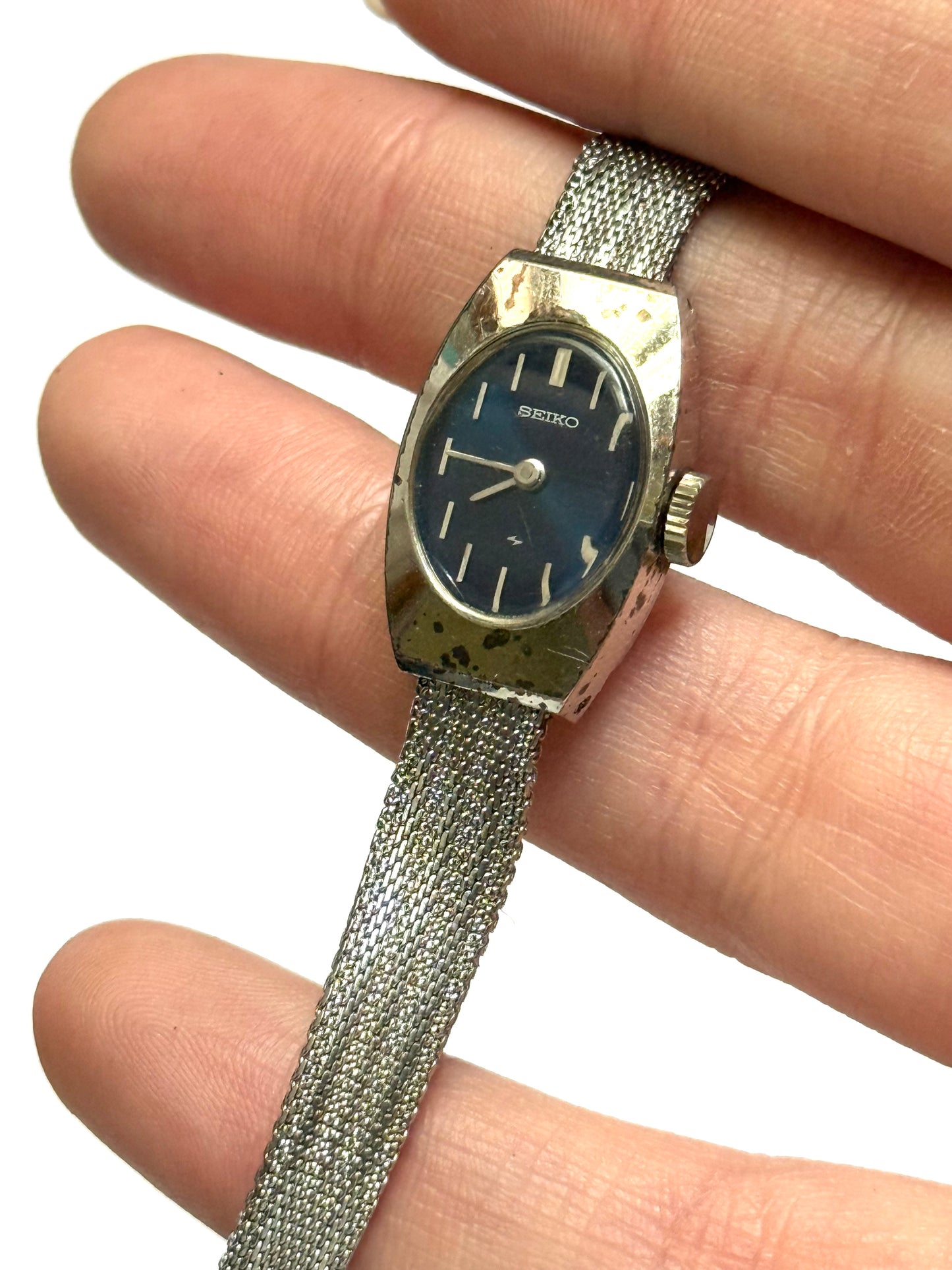 working silver tone wind up blue dial seiko watch