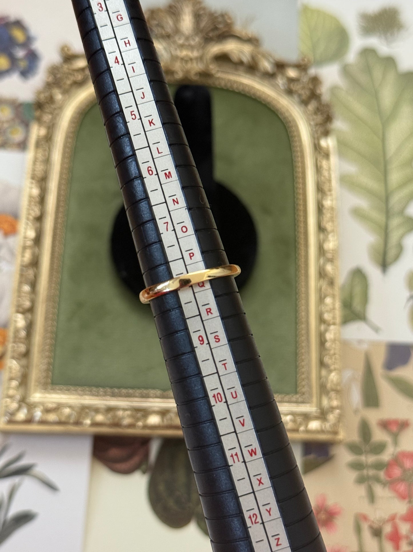 Vintage Gold Tone Crescent Moon Ring Size 8