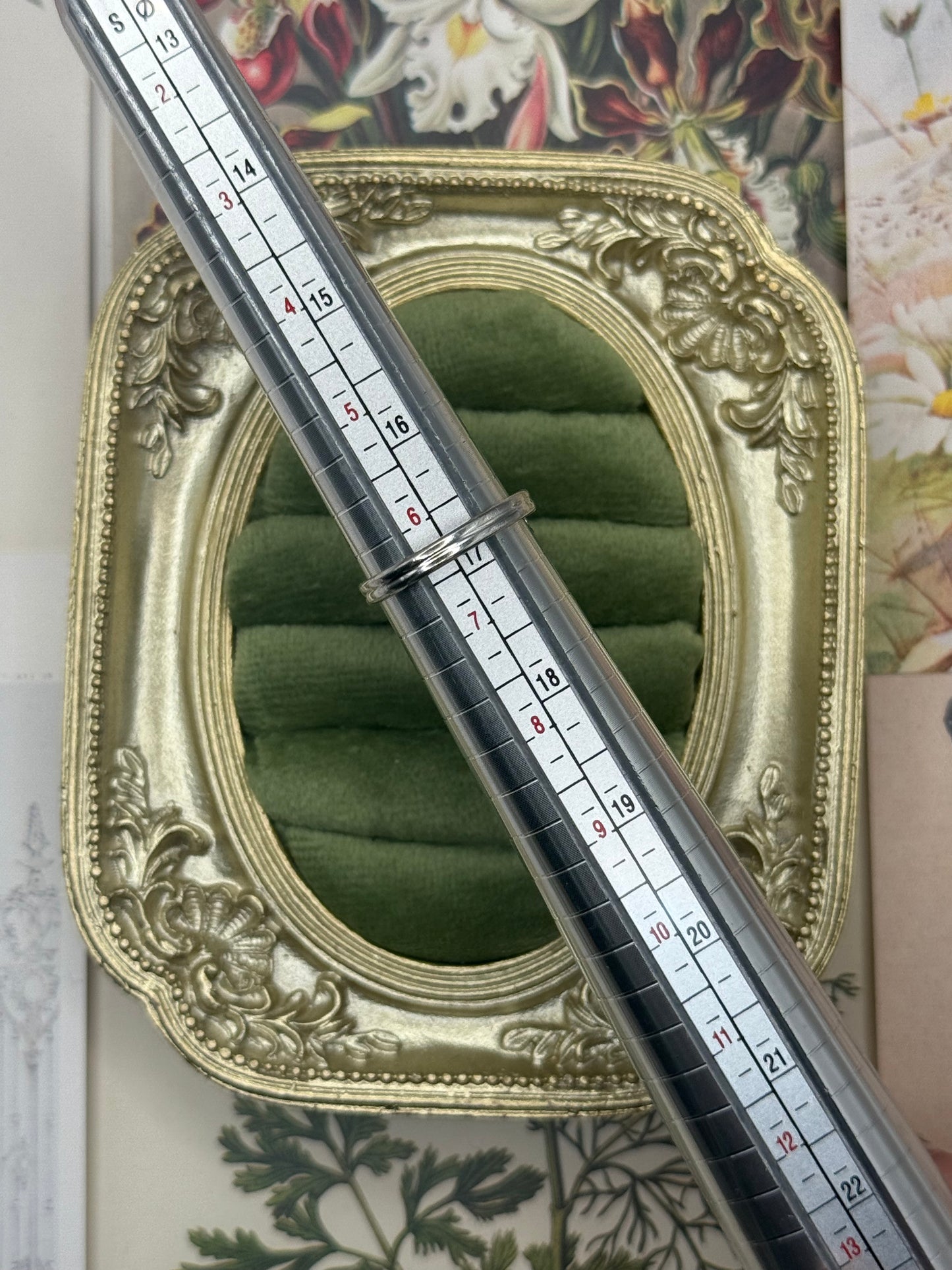 Vintage Silver Tone Ring Size 6.5