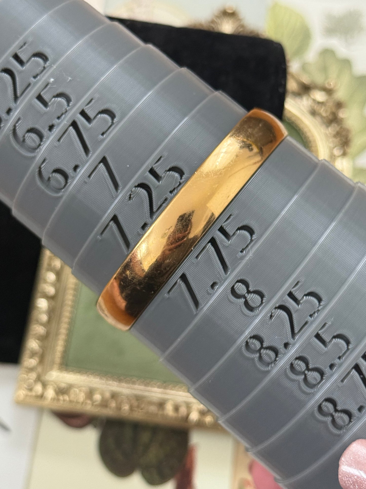 Vintage Gold Tone Bangle