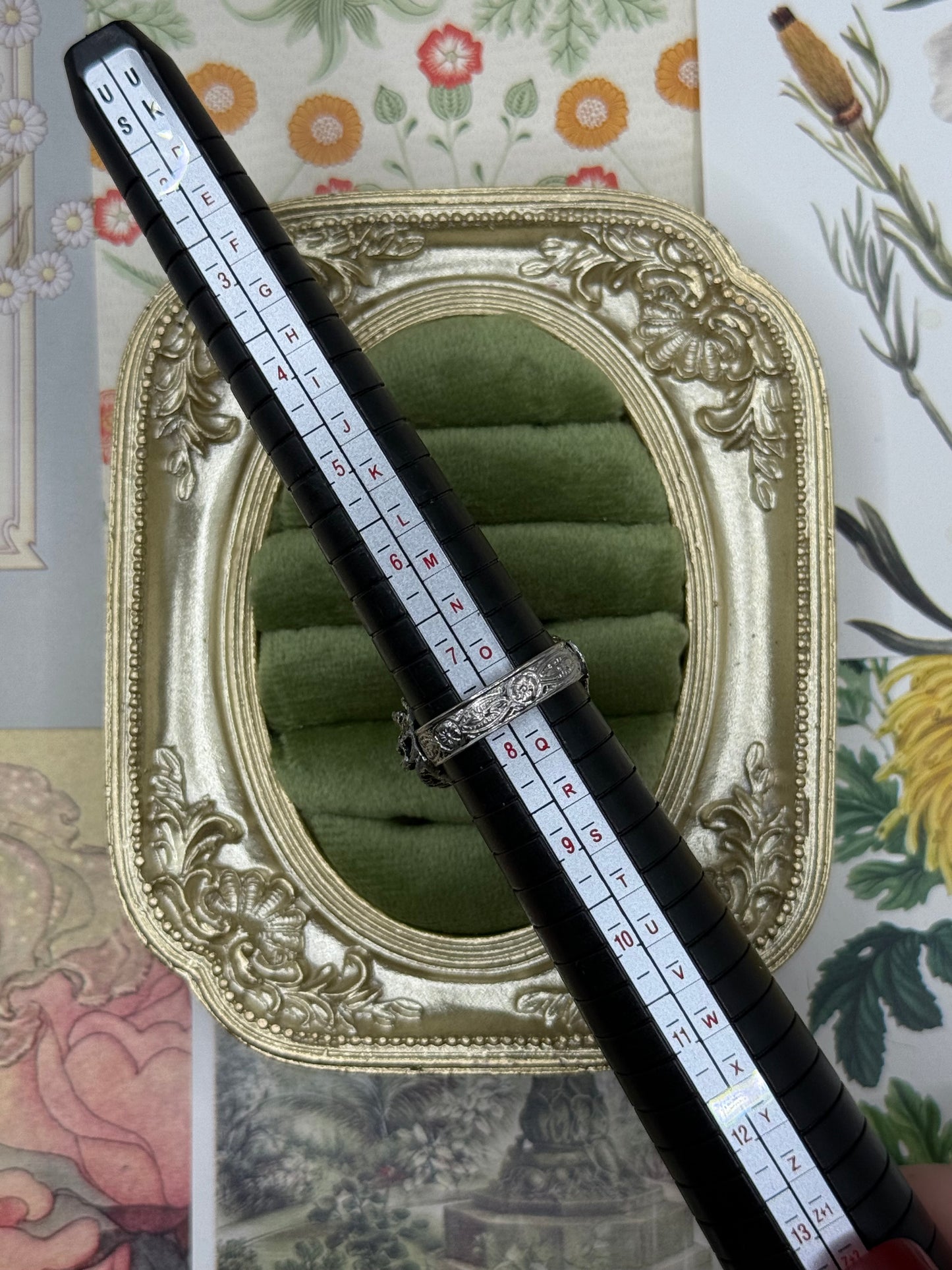 Vintage Silver Tone Ring Size 7.5