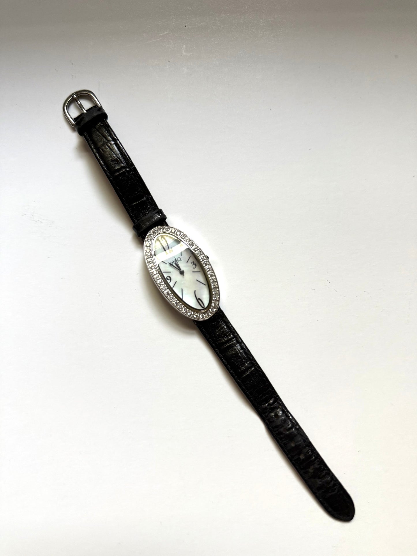 working silver tone leather strap watch