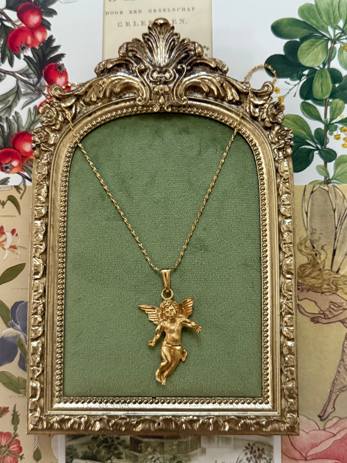 Vintage Gold Tone Cherub Necklace