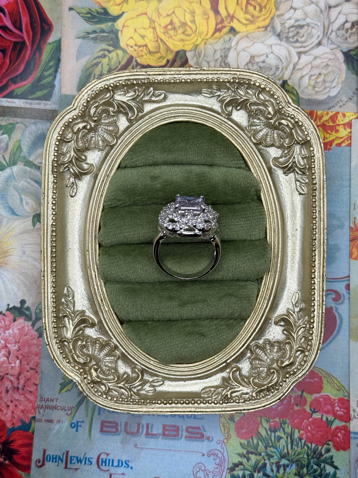 Vintage Silver Tone Old Stock Ring Size 7