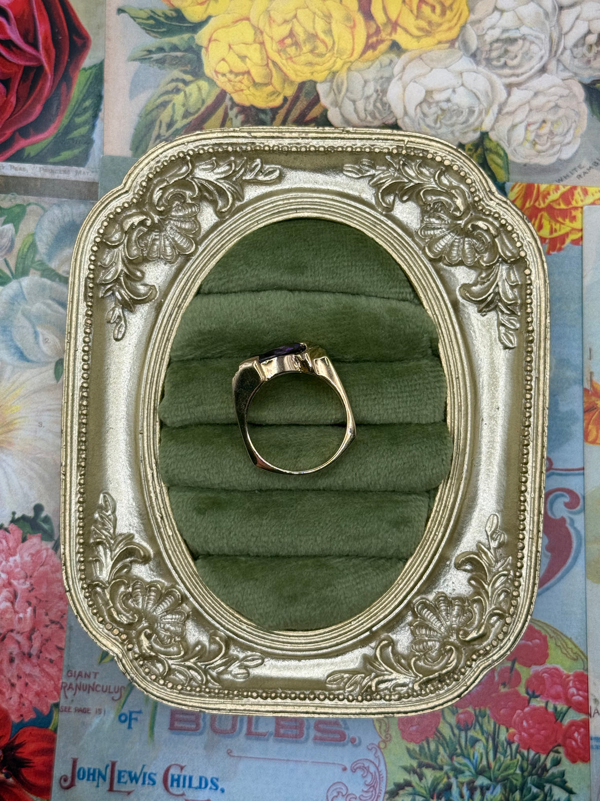 Vintage Gold Tone Old Stock Ring Size 8