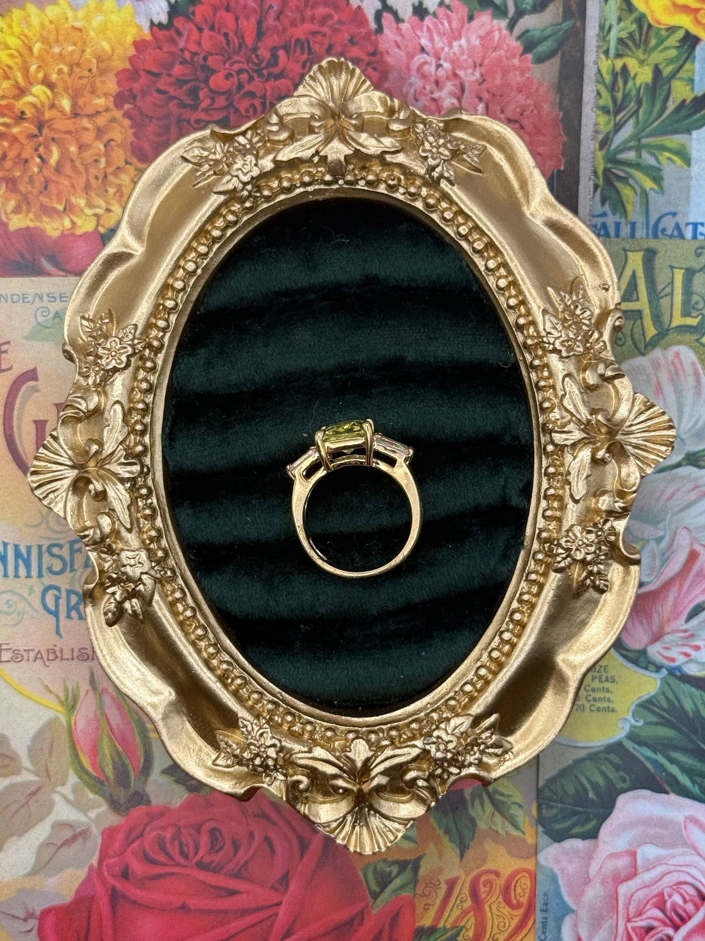 Vintage Gold Tone Old Stock Ring Size 5