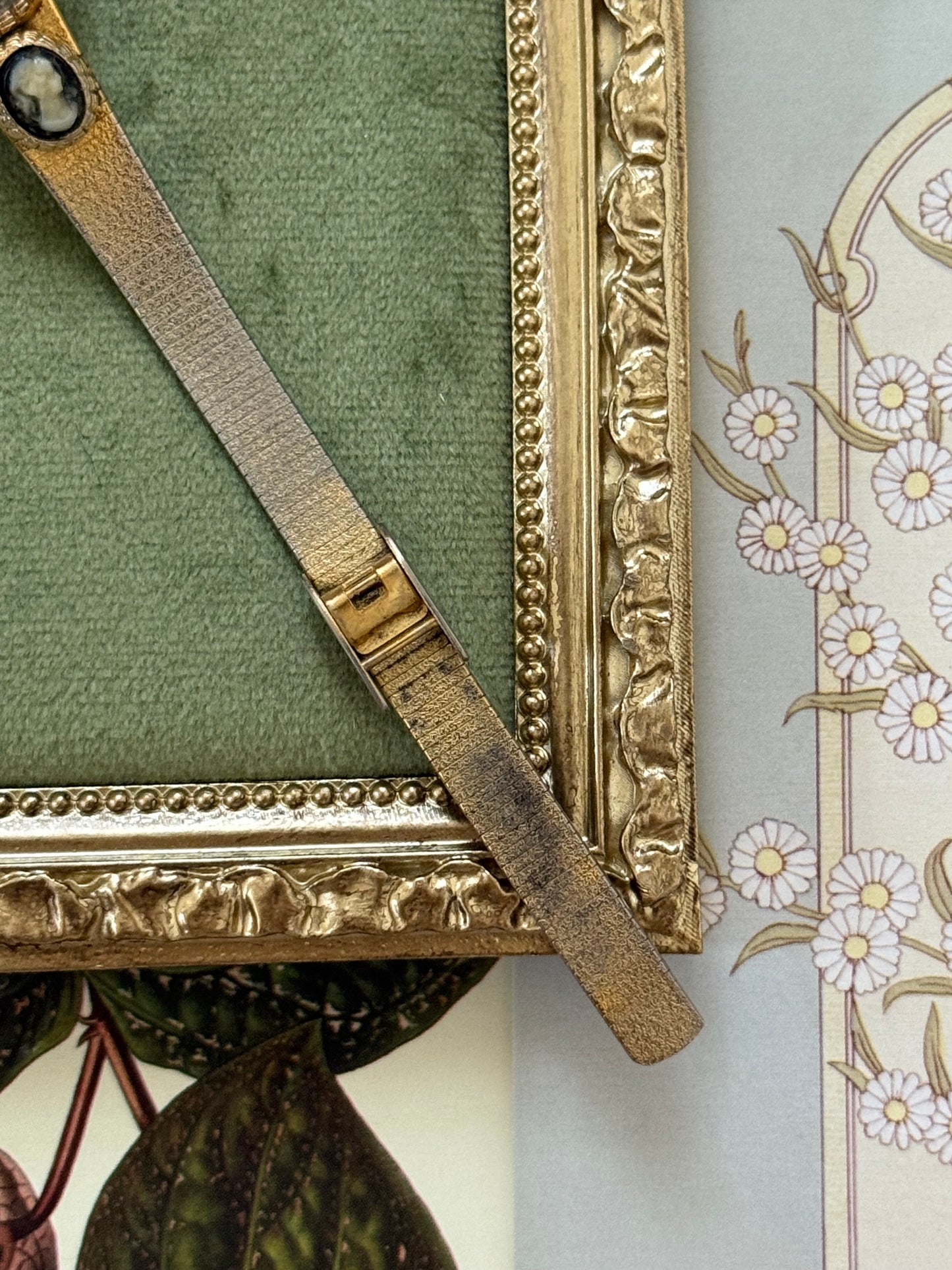 Working Vintage Gold Tone Adjustable Cameo Watch