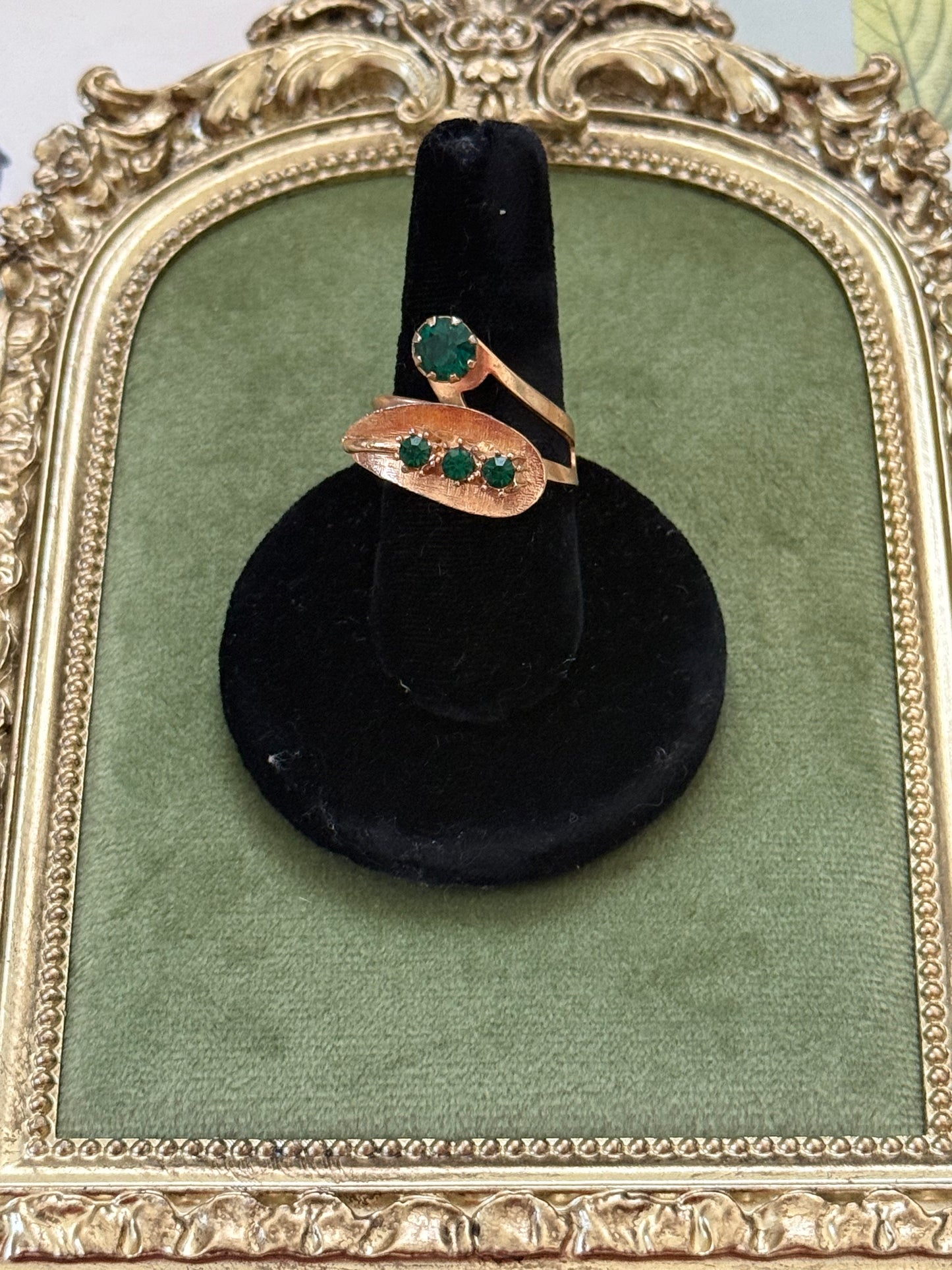 Vintage Gold Tone Green Stone Ring Size 9