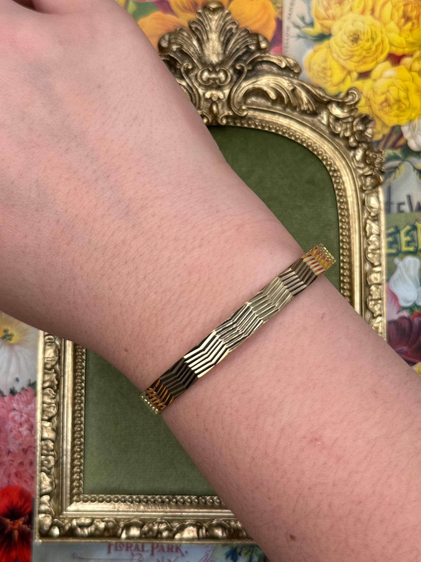 Vintage Gold Tone Textured Bangle 8”