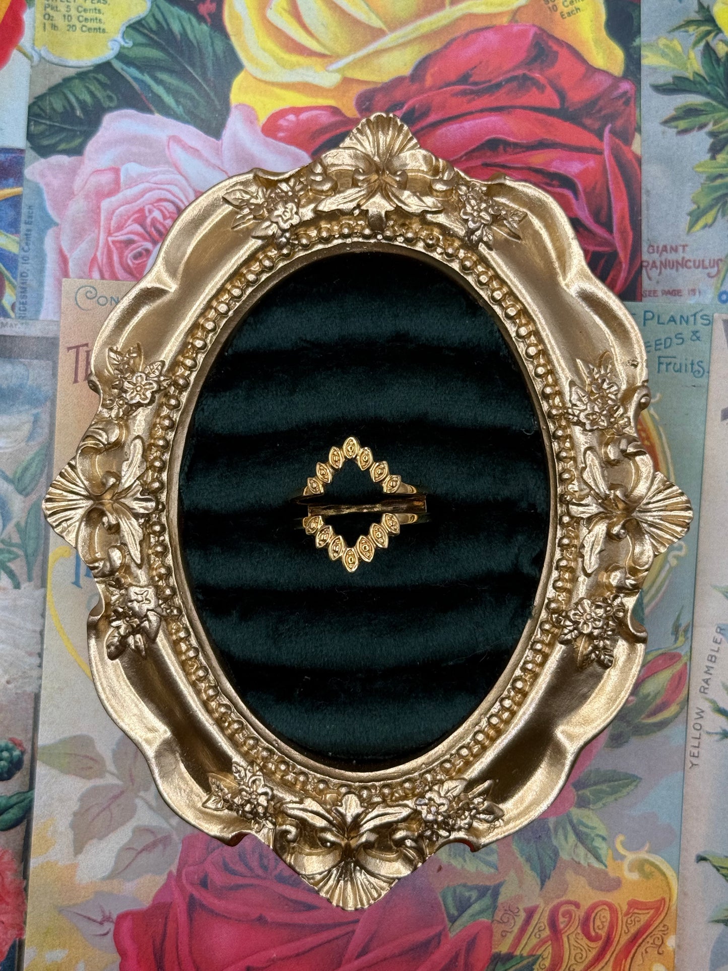 Vintage Gold Tone Ring Jacket Size 8.75
