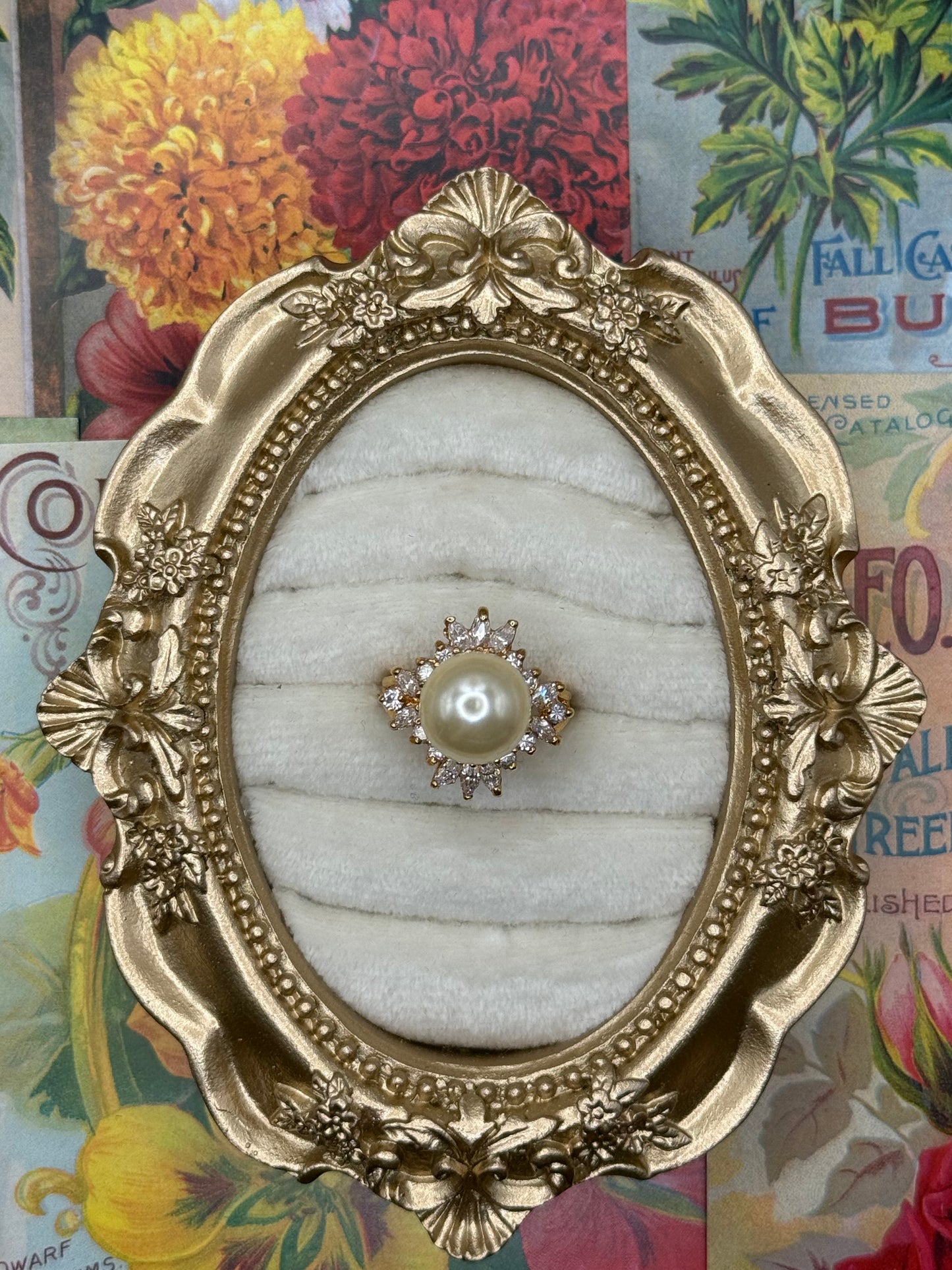 Vintage Gold Tone Pearl Ring Size 5.25