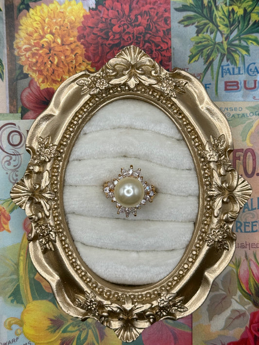 Vintage Gold Tone Pearl Ring Size 5.25