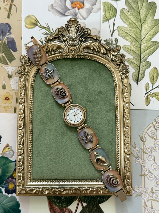 Working Vintage Gold Tone Seashell Watch